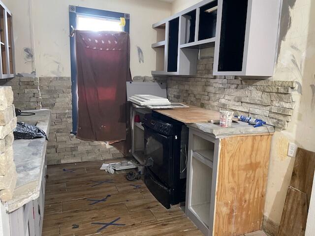 818 West College Street Property Photo 5