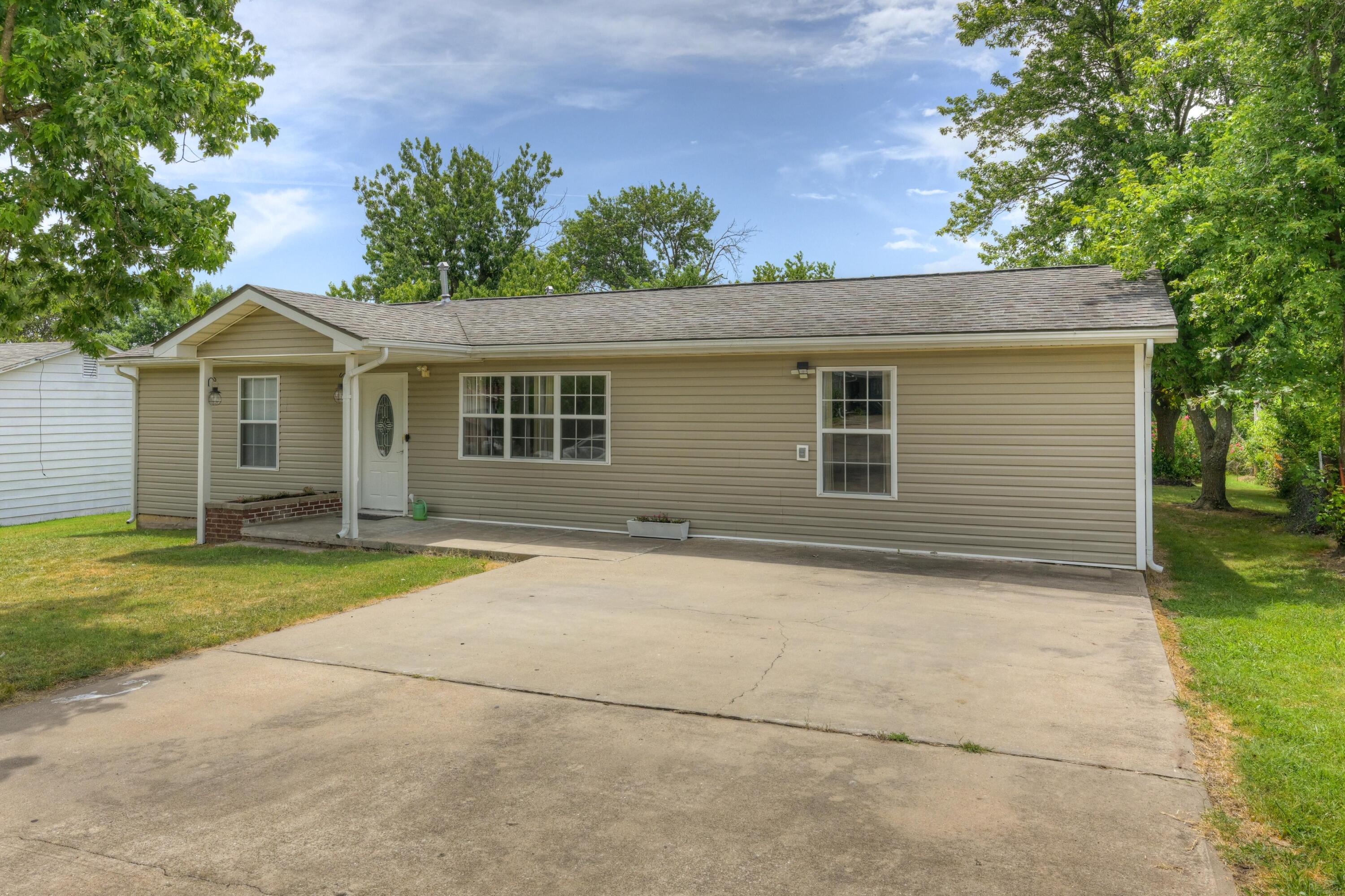 1407 Greenwood Boulevard Property Photo 1
