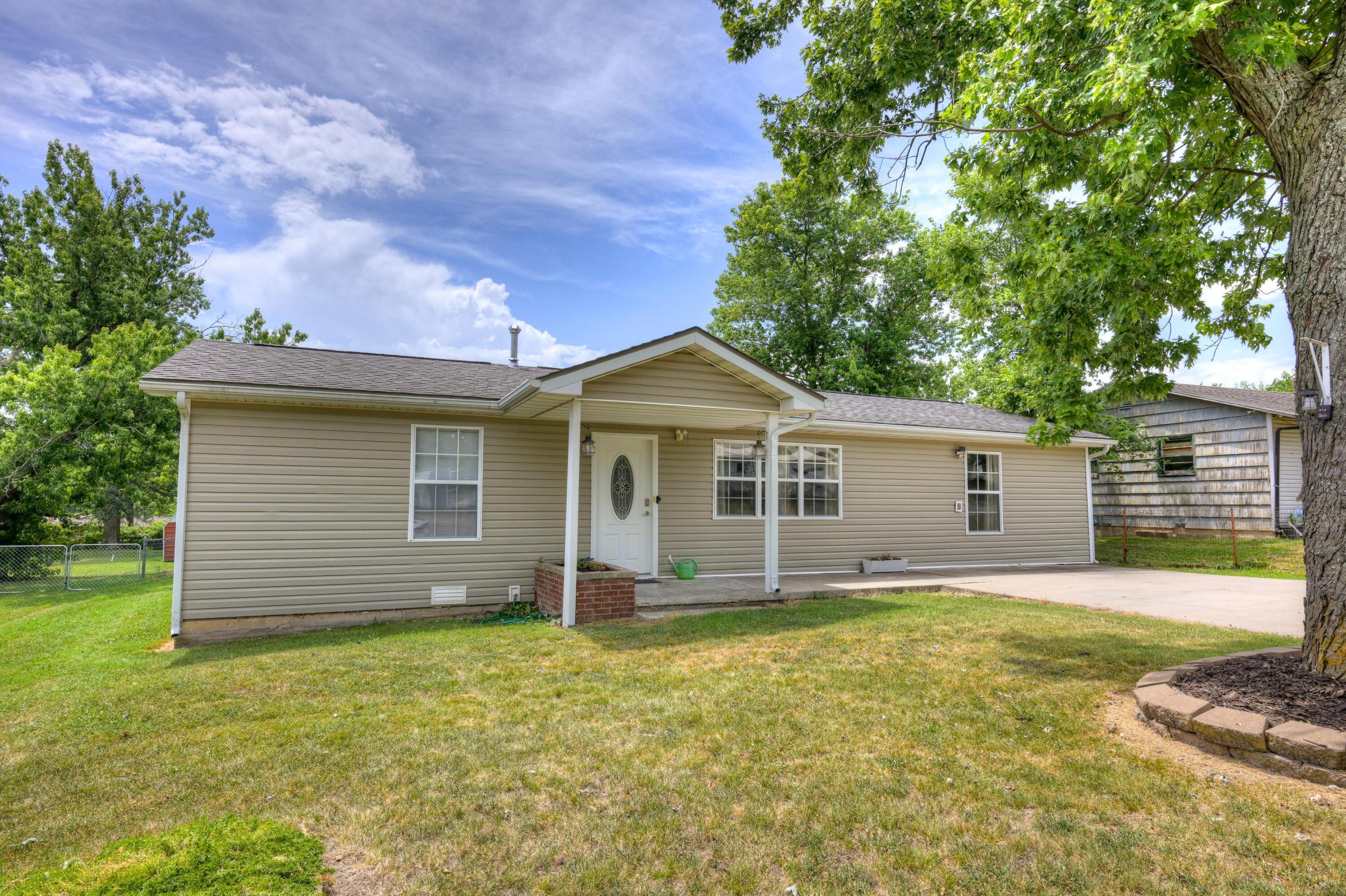1407 Greenwood Boulevard Property Photo 4