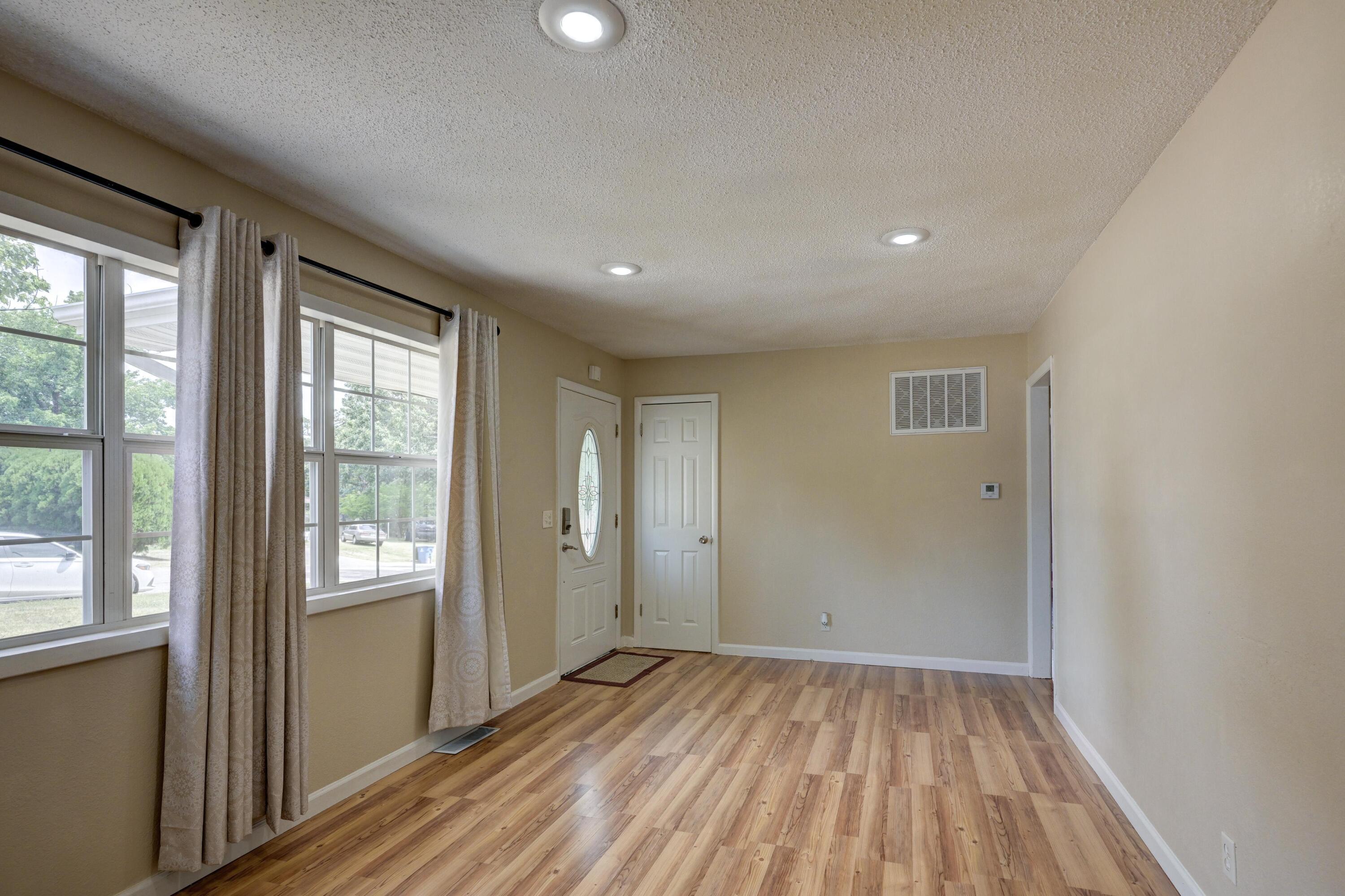 1407 Greenwood Boulevard Property Photo 5