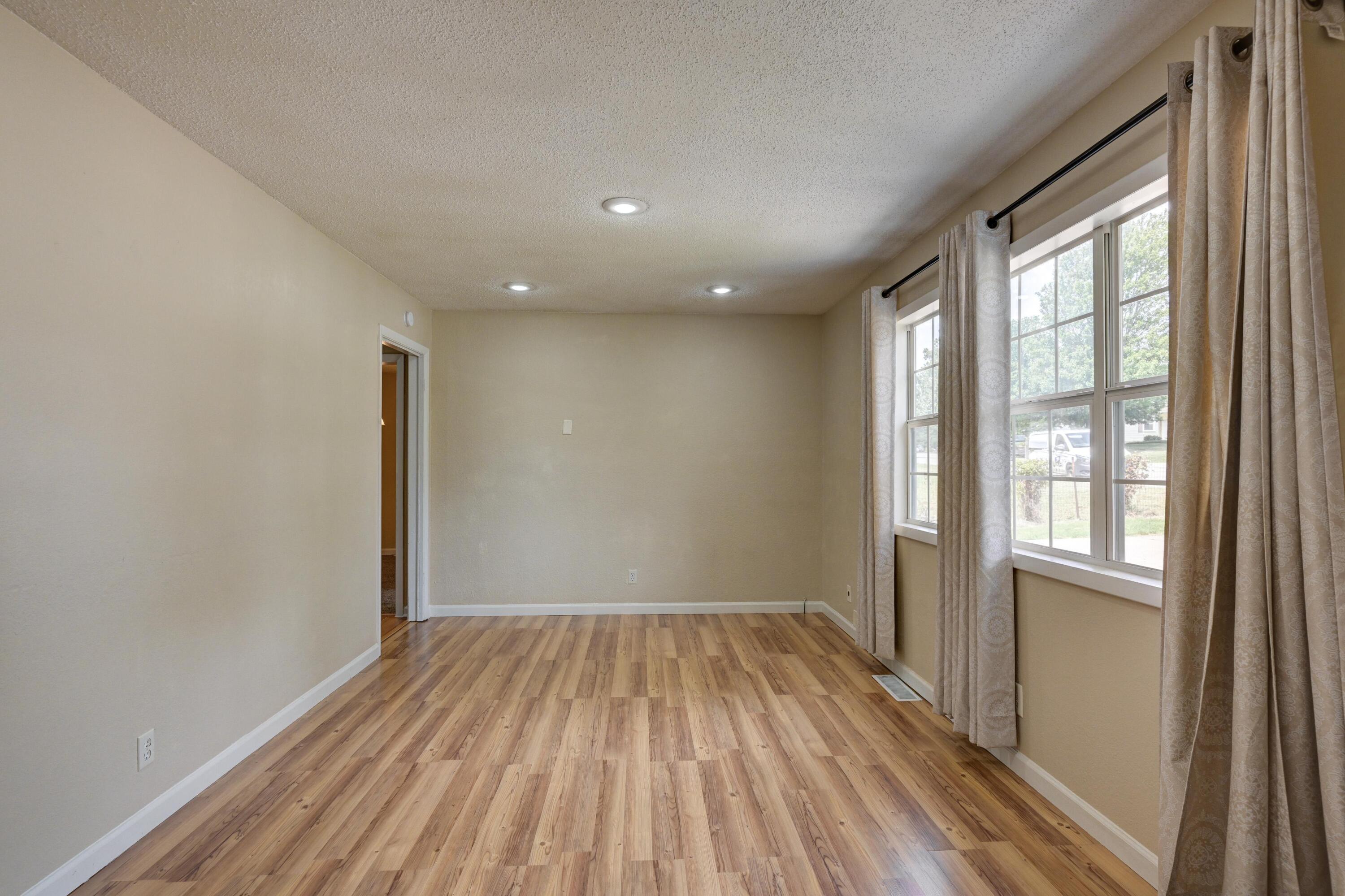 1407 Greenwood Boulevard Property Photo 6