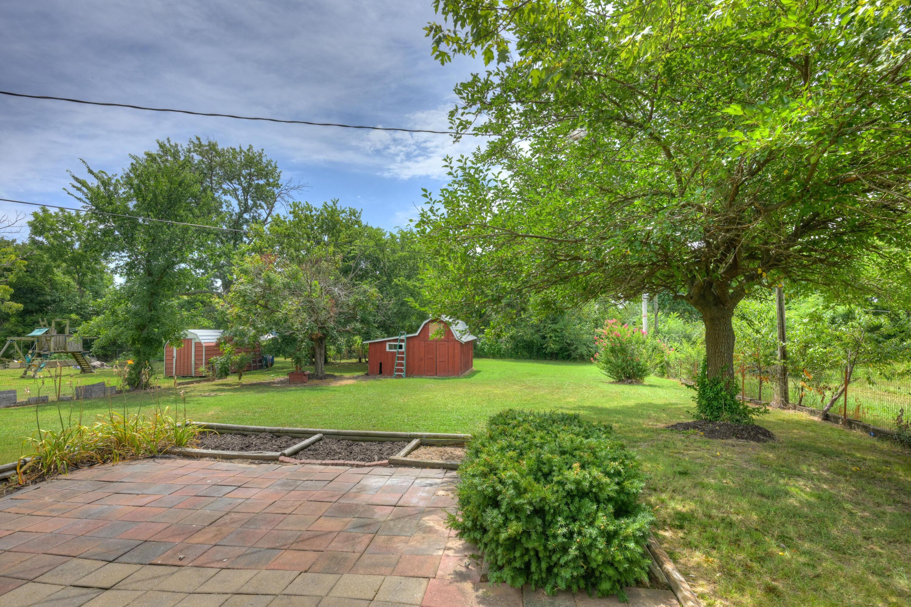 1407 Greenwood Boulevard Property Photo 38