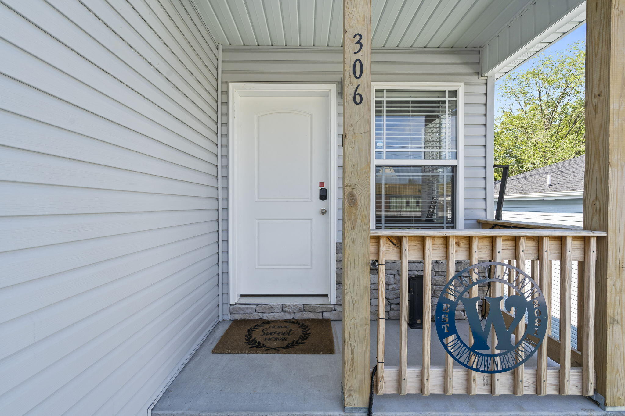 306 West College Street Property Photo 2