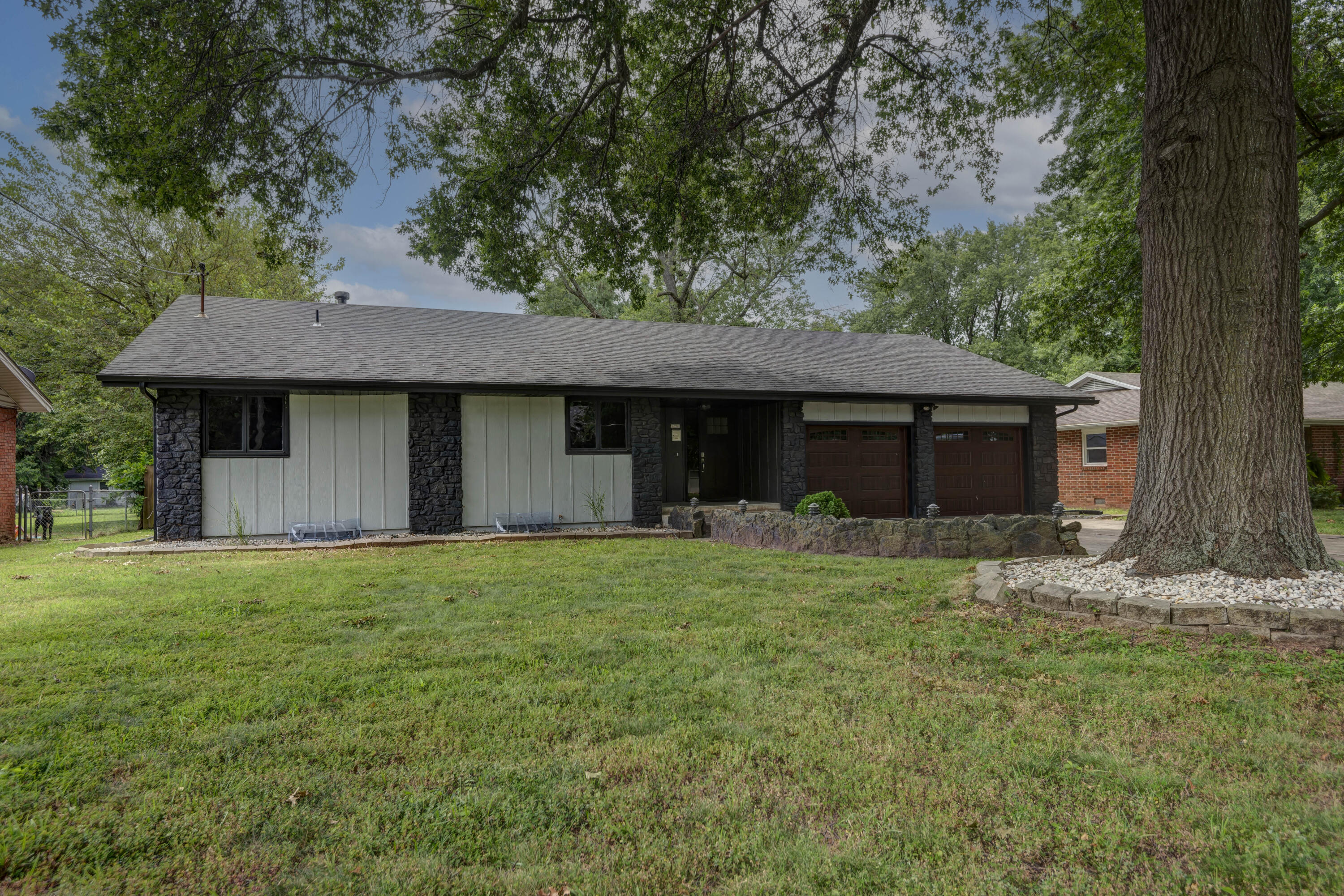 3224 West Whiteside Street Property Photo 2