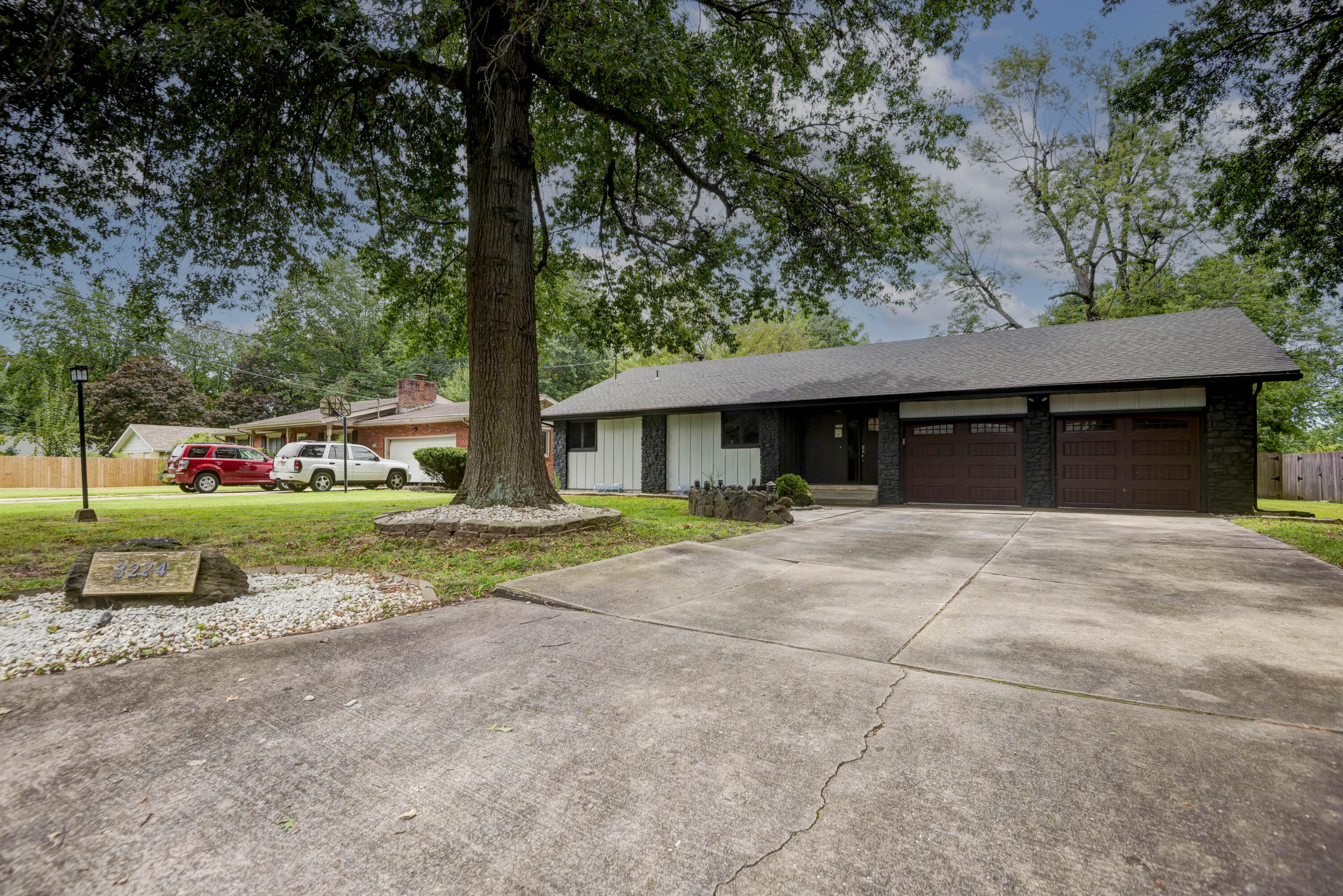 3224 West Whiteside Street Property Photo 3