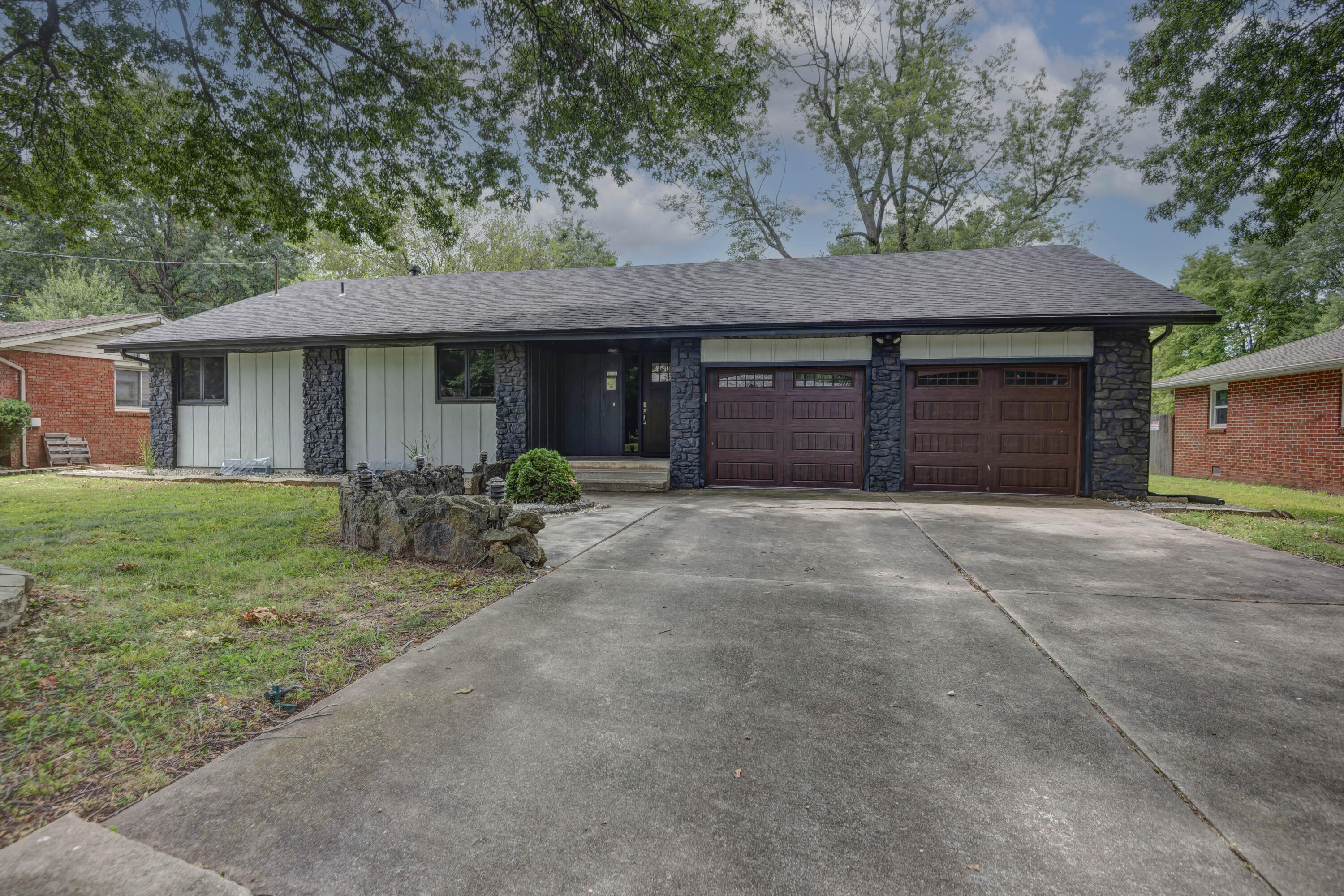 3224 West Whiteside Street Property Photo 4