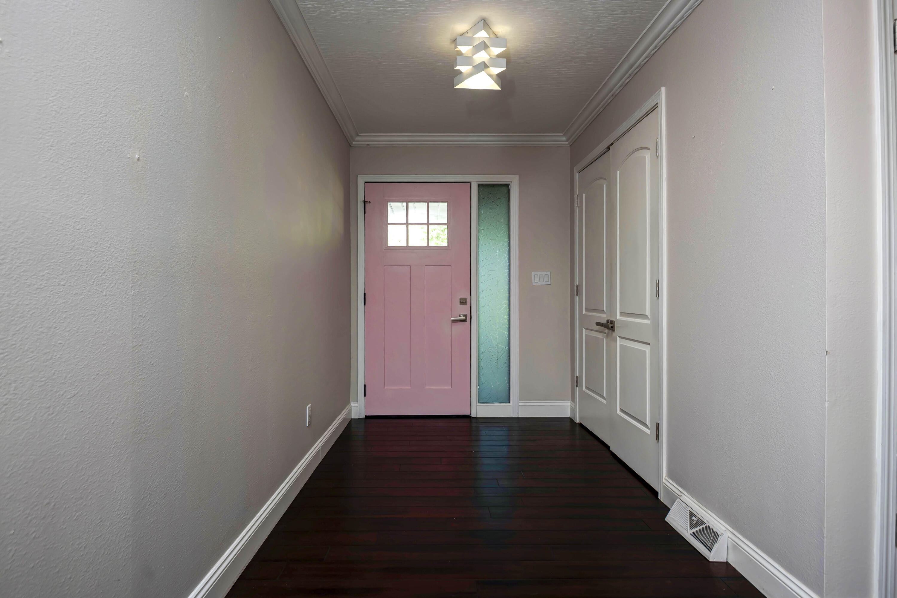 3224 West Whiteside Street Property Photo 8