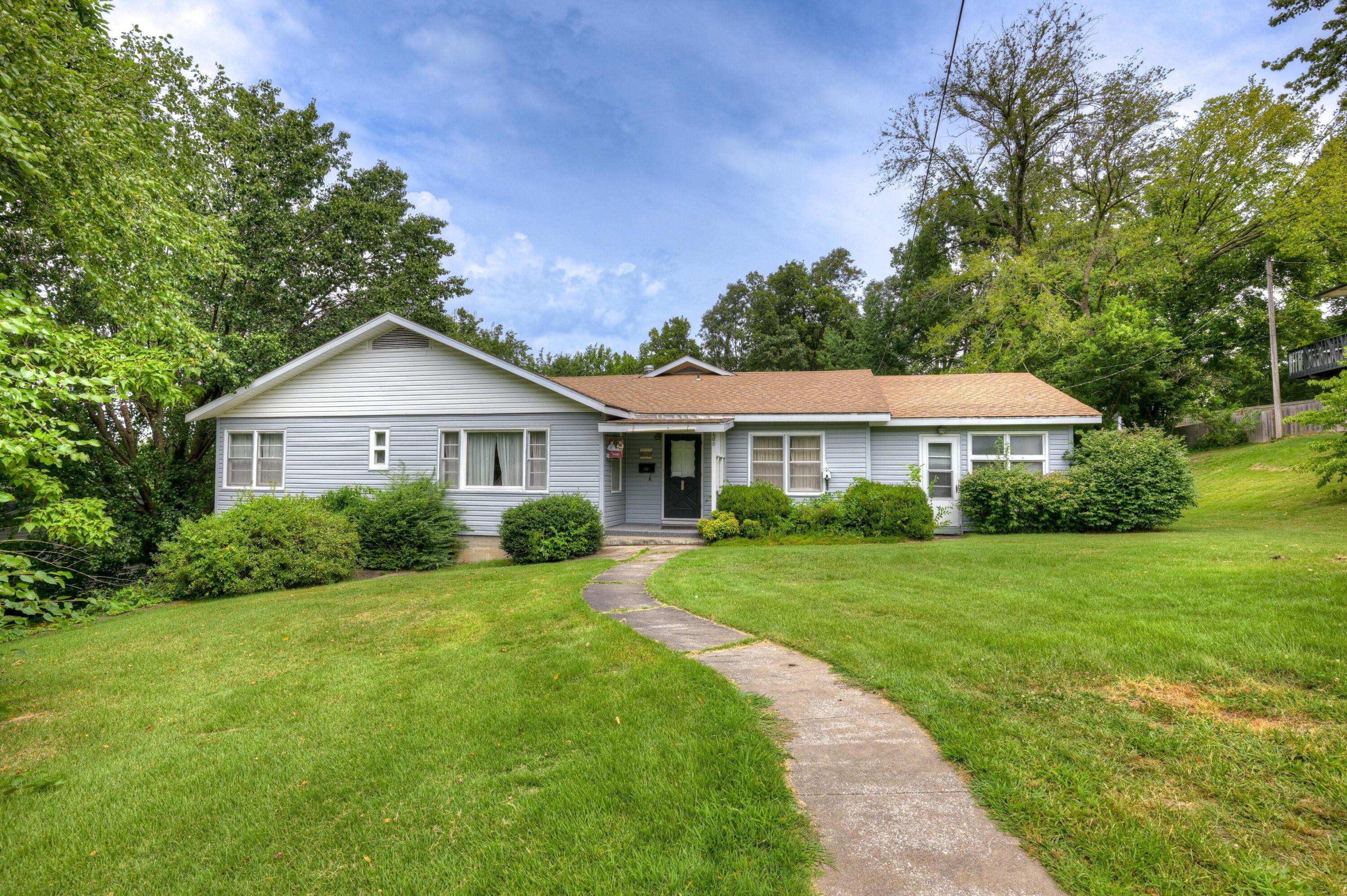 600 West Hickory Street Property Photo 1