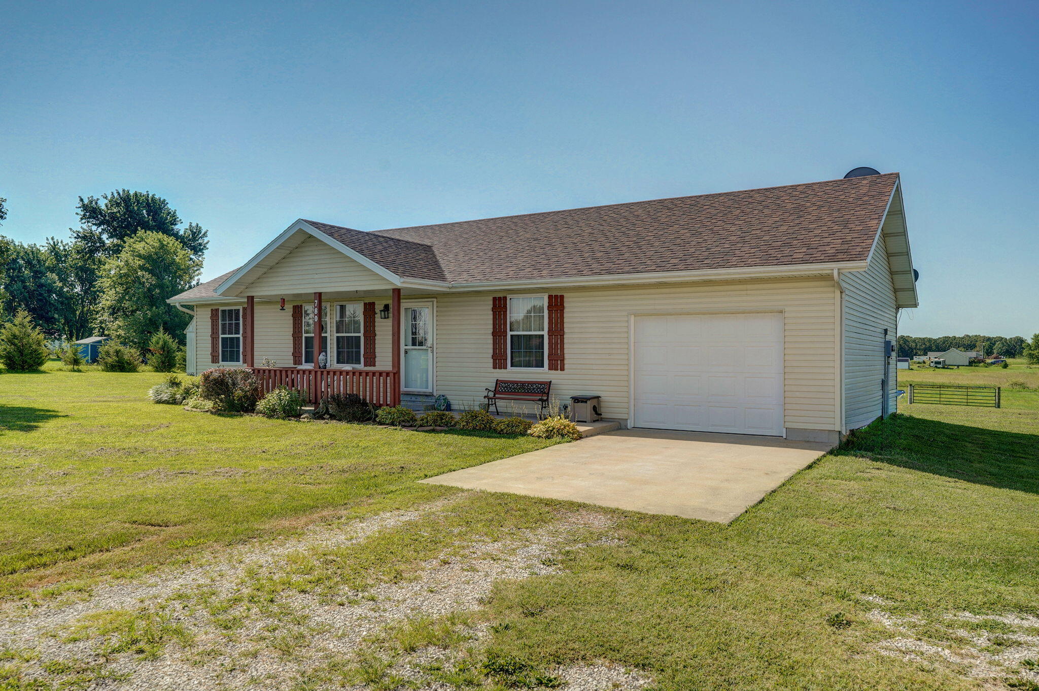780 Wiseman Road Property Photo 2