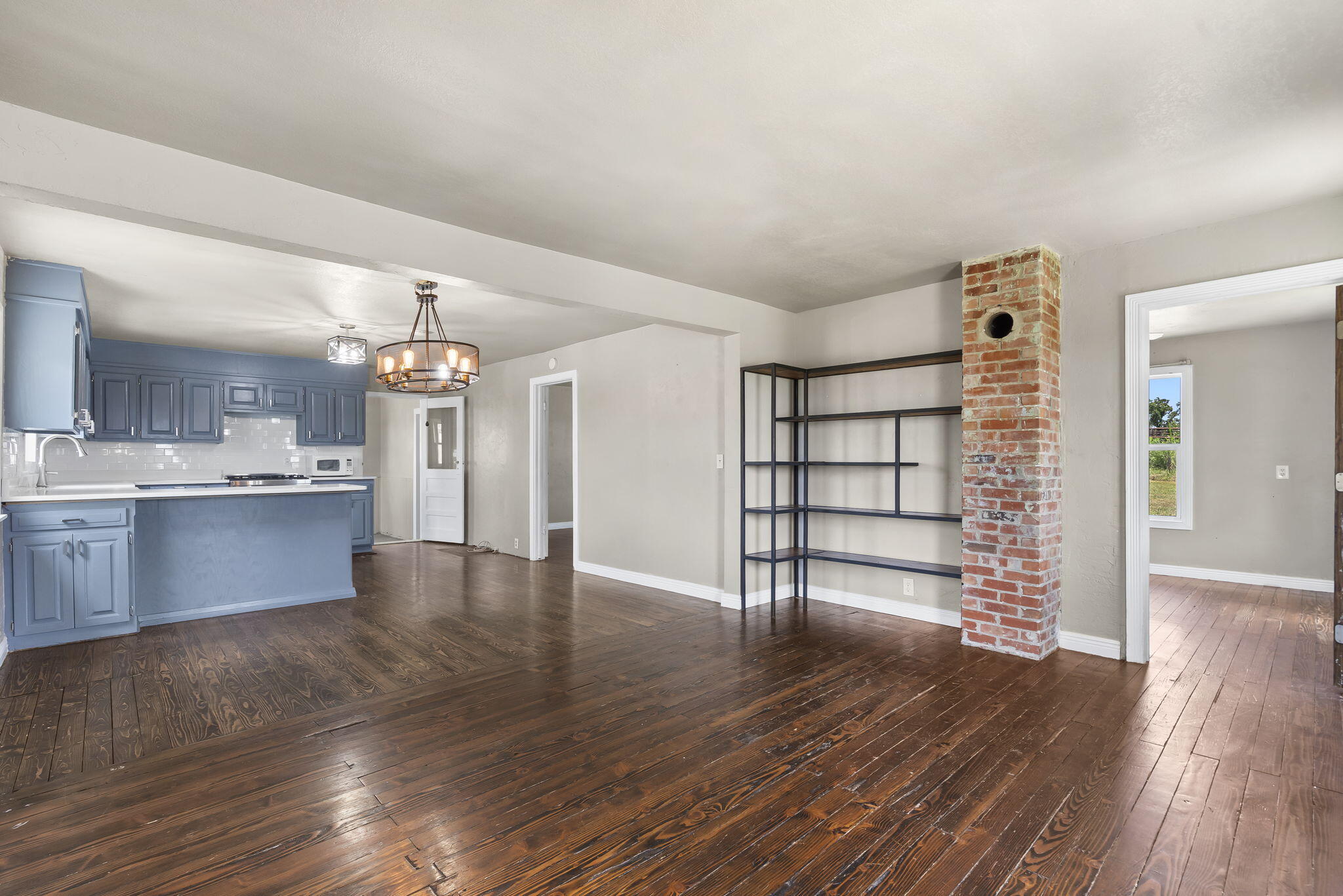 18042 Lawrence 2230 Property Photo 5