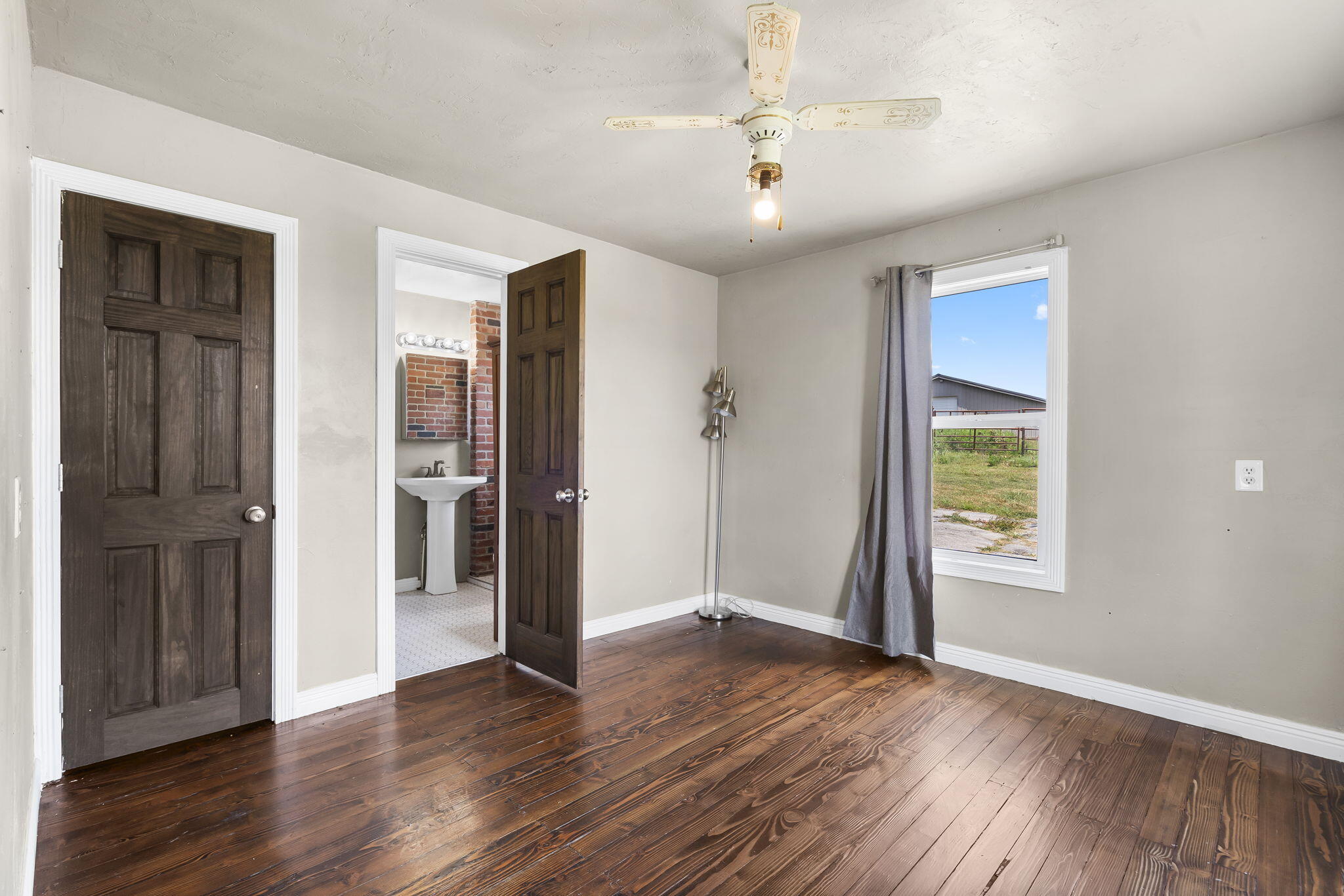 18042 Lawrence 2230 Property Photo 14