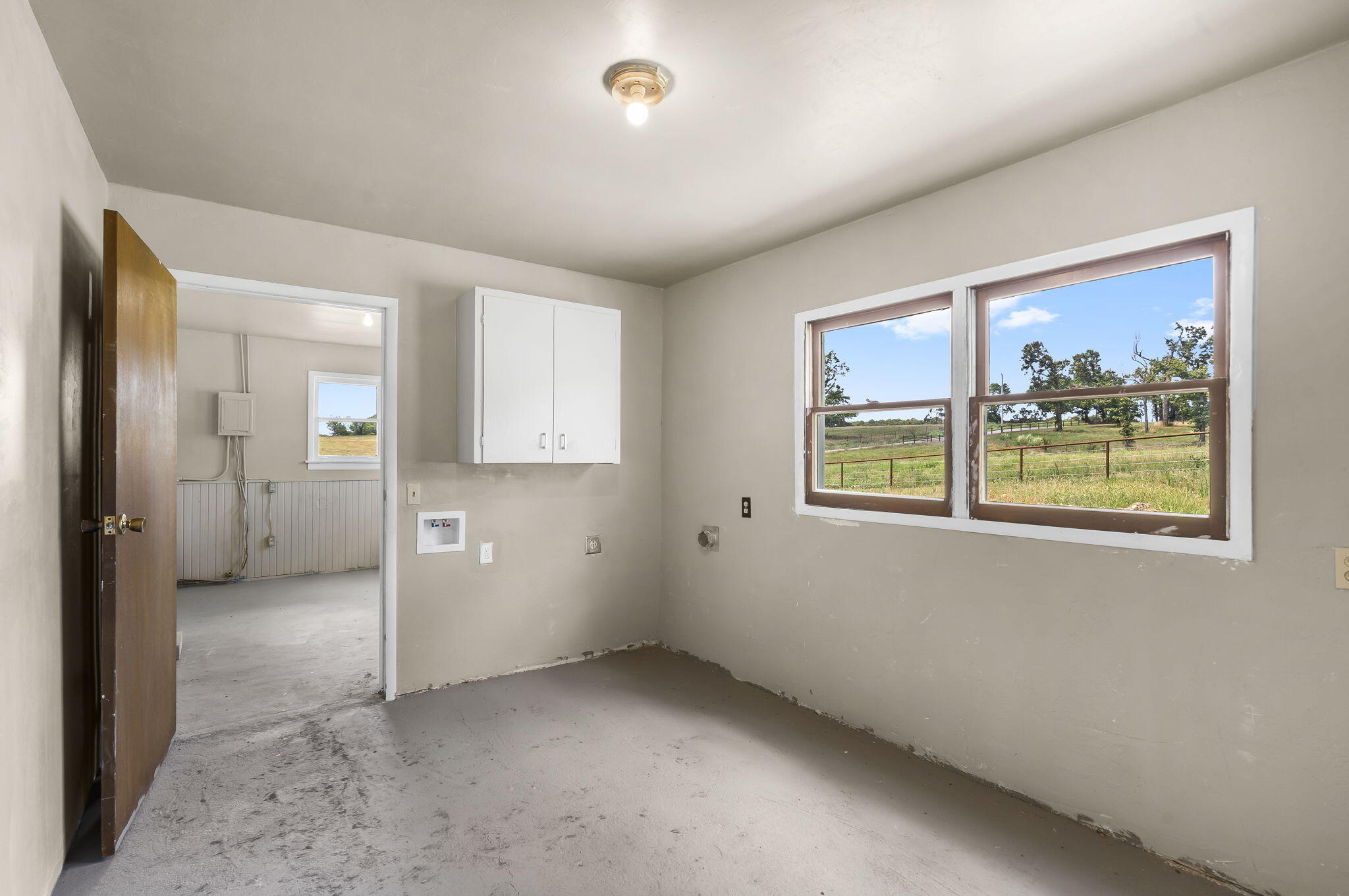 18042 Lawrence 2230 Property Photo 18