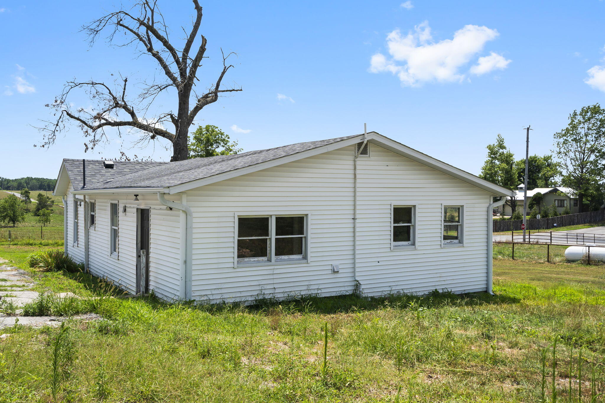 18042 Lawrence 2230 Property Photo 21