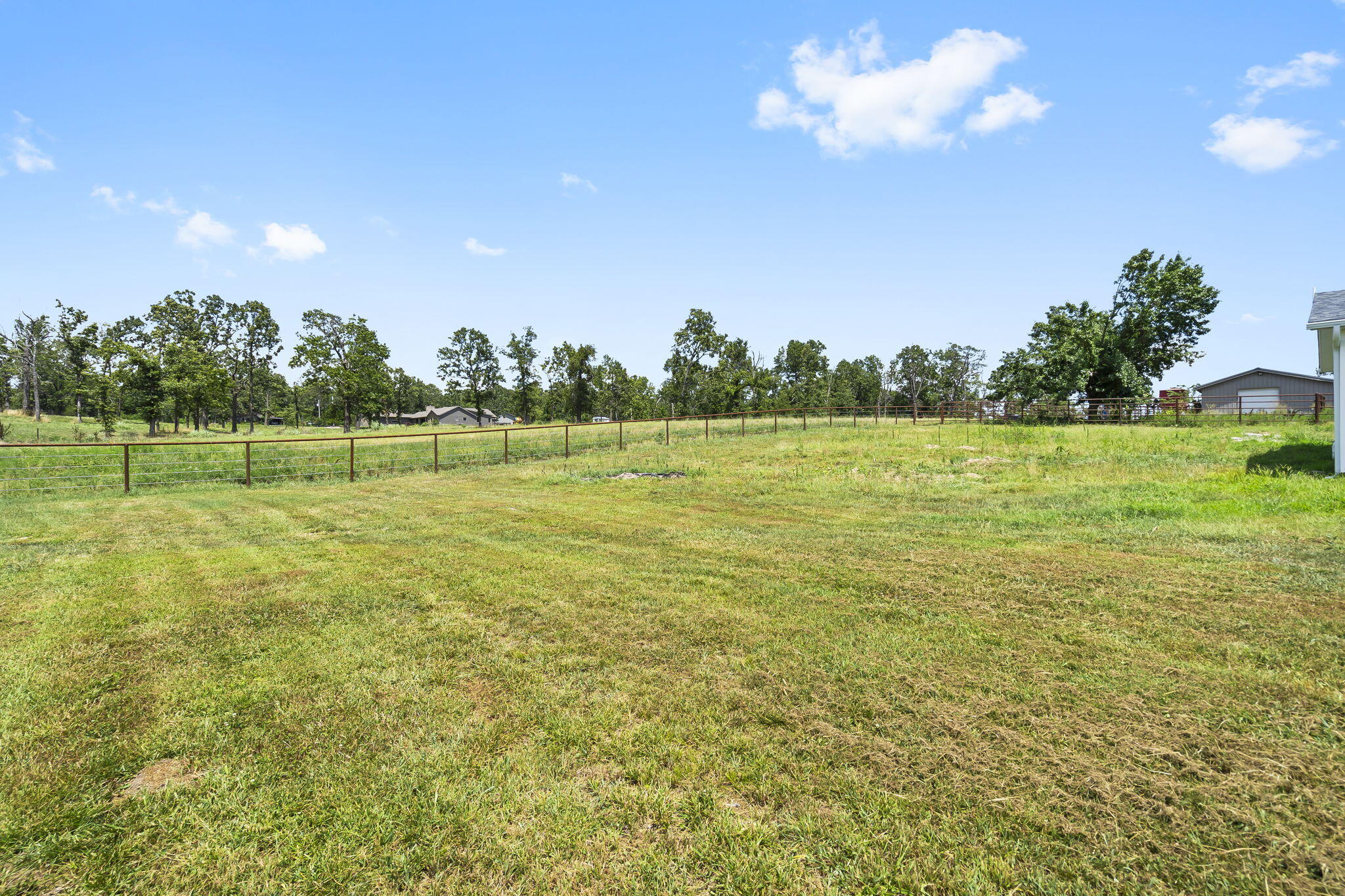 18042 Lawrence 2230 Property Photo 23