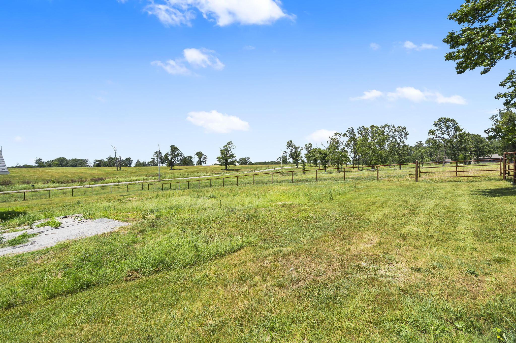 18042 Lawrence 2230 Property Photo 24
