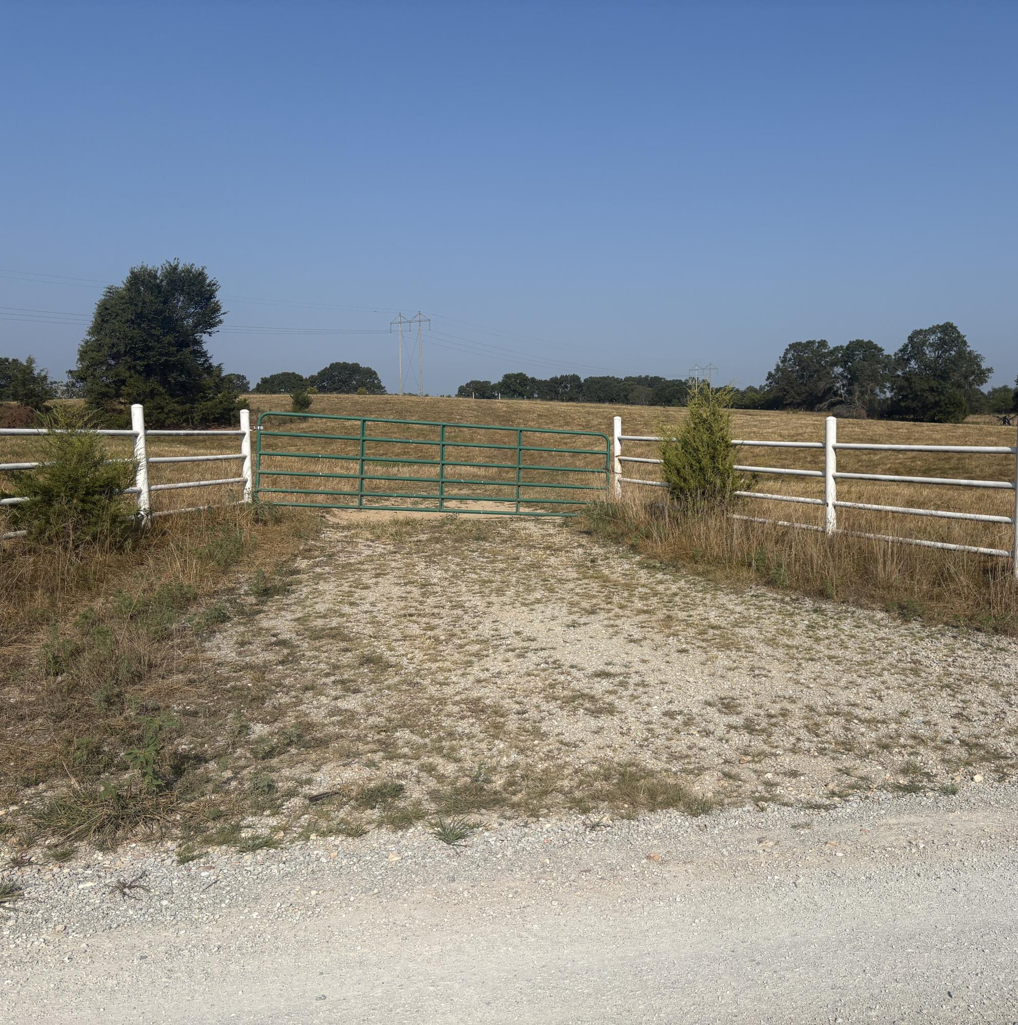 000 Farm Road 1220 Property Photo 6