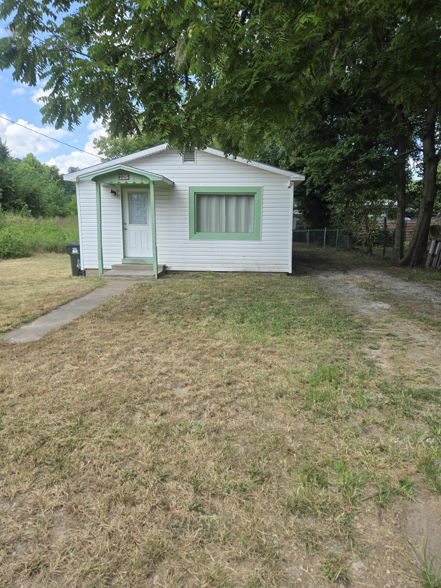 225 Morgan Avenue Property Photo 1