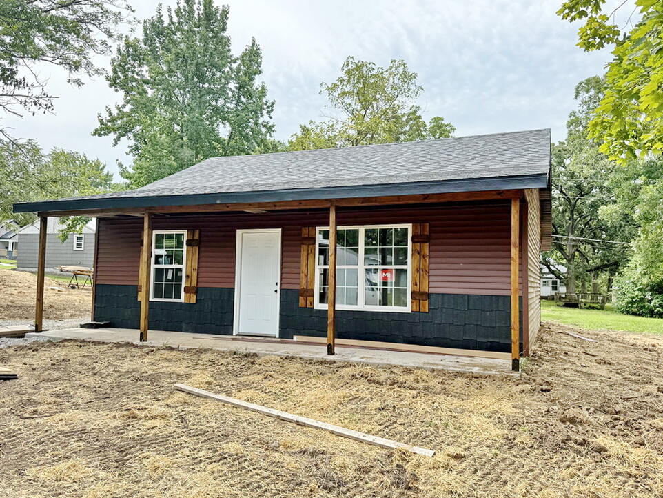 206 West Fields Boulevard Property Photo 2