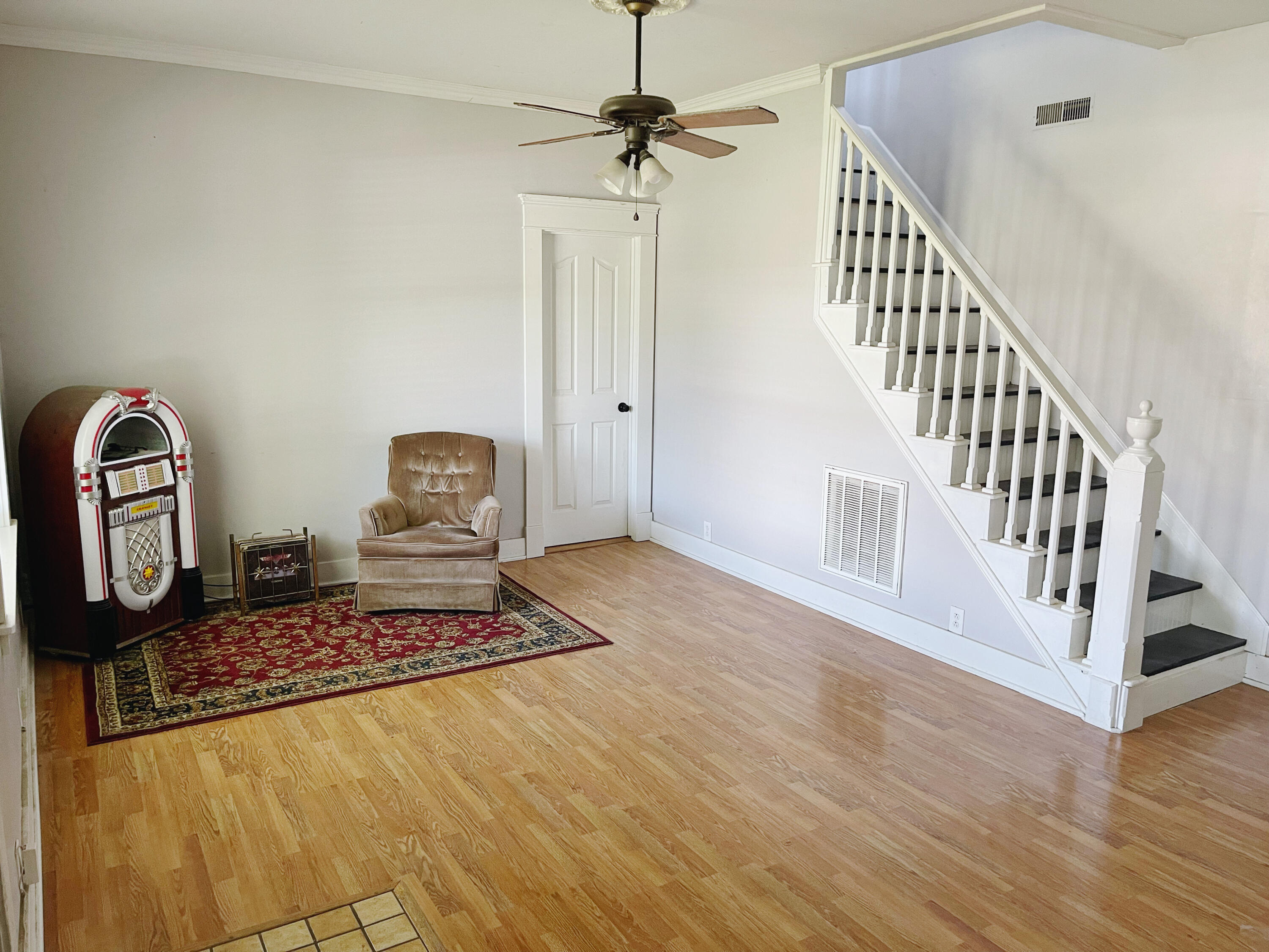 203 East Prairie Lane Property Photo 4