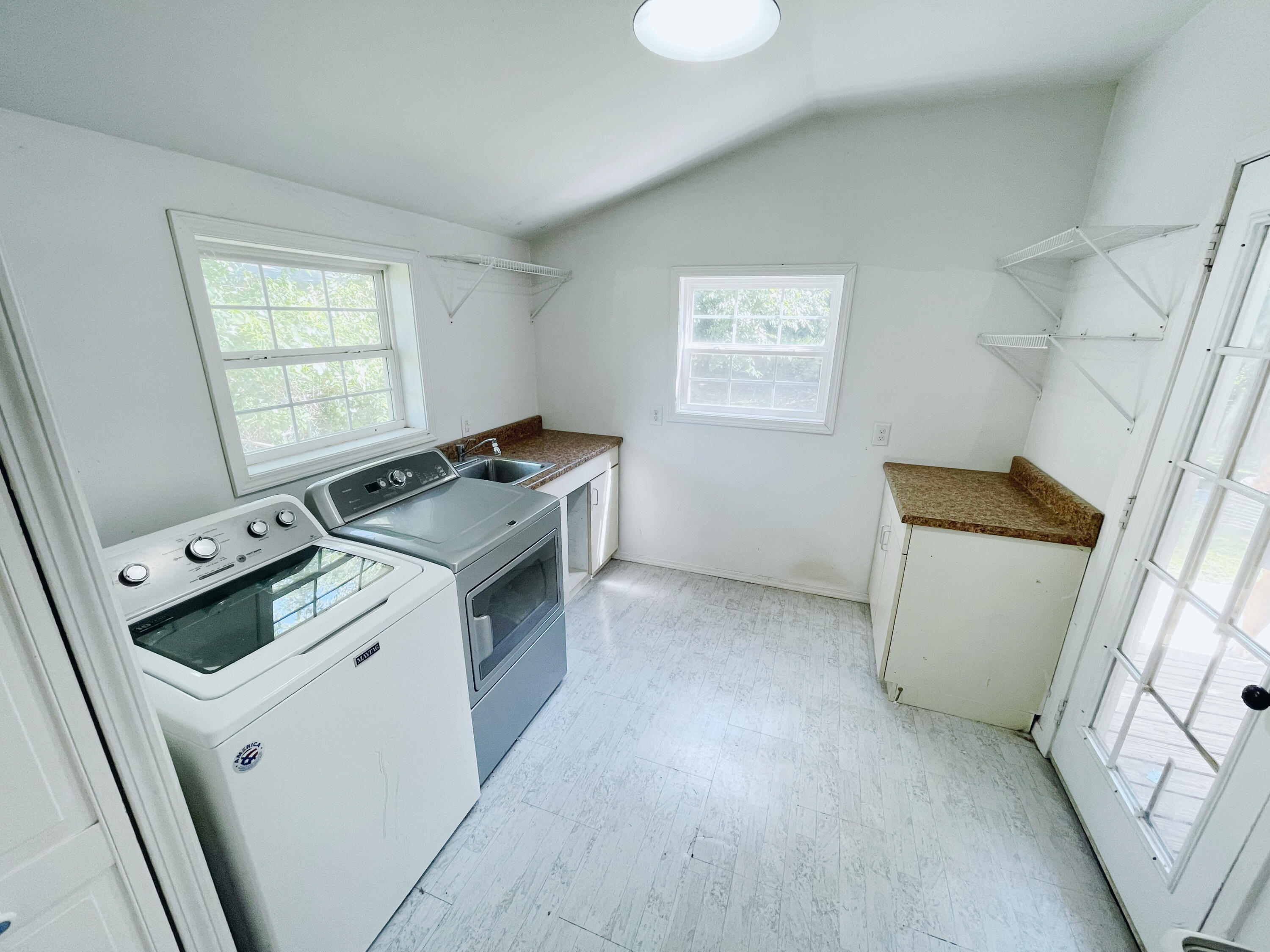 203 East Prairie Lane Property Photo 14