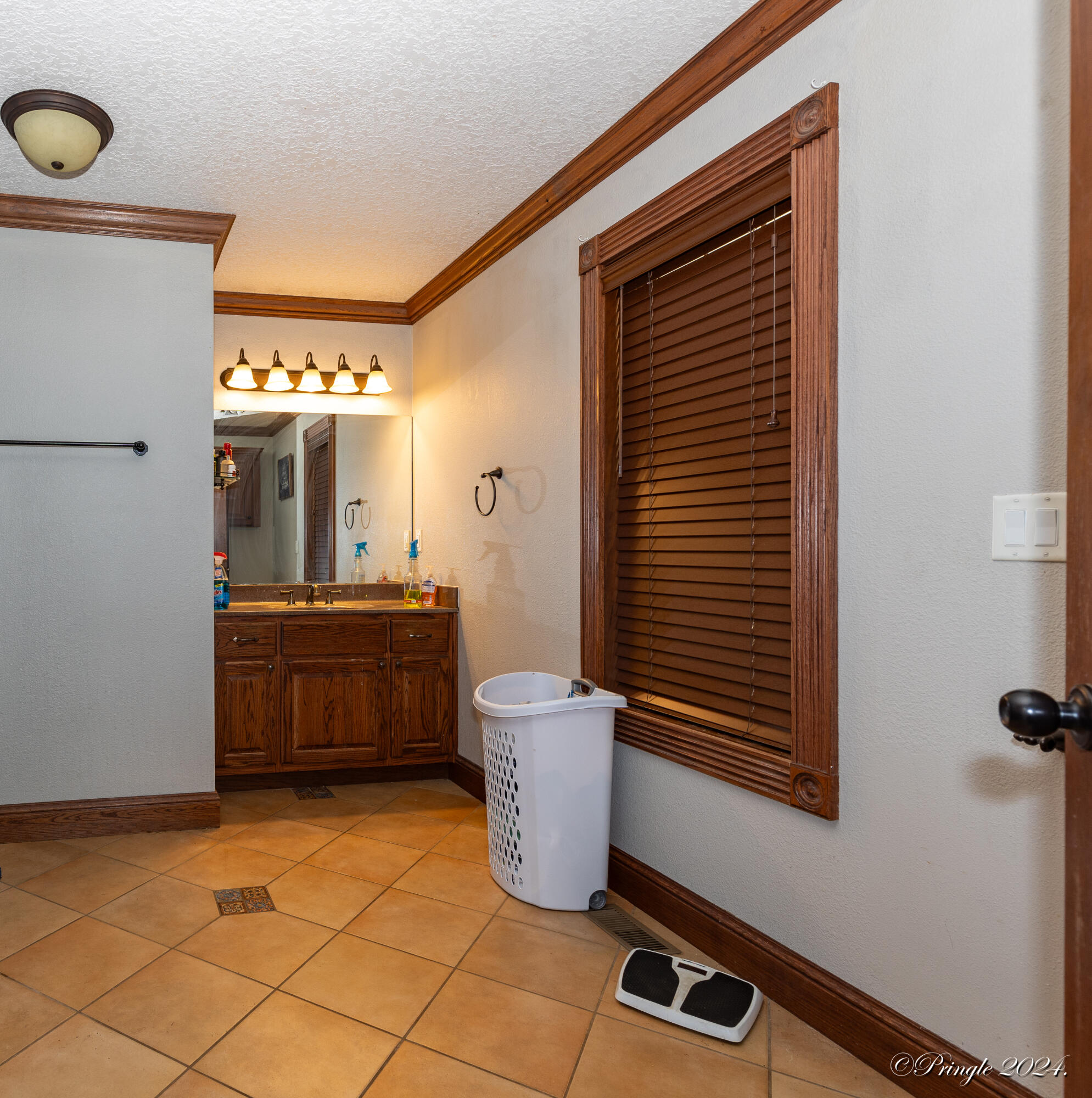 10567 County Road 8130 Property Photo 33