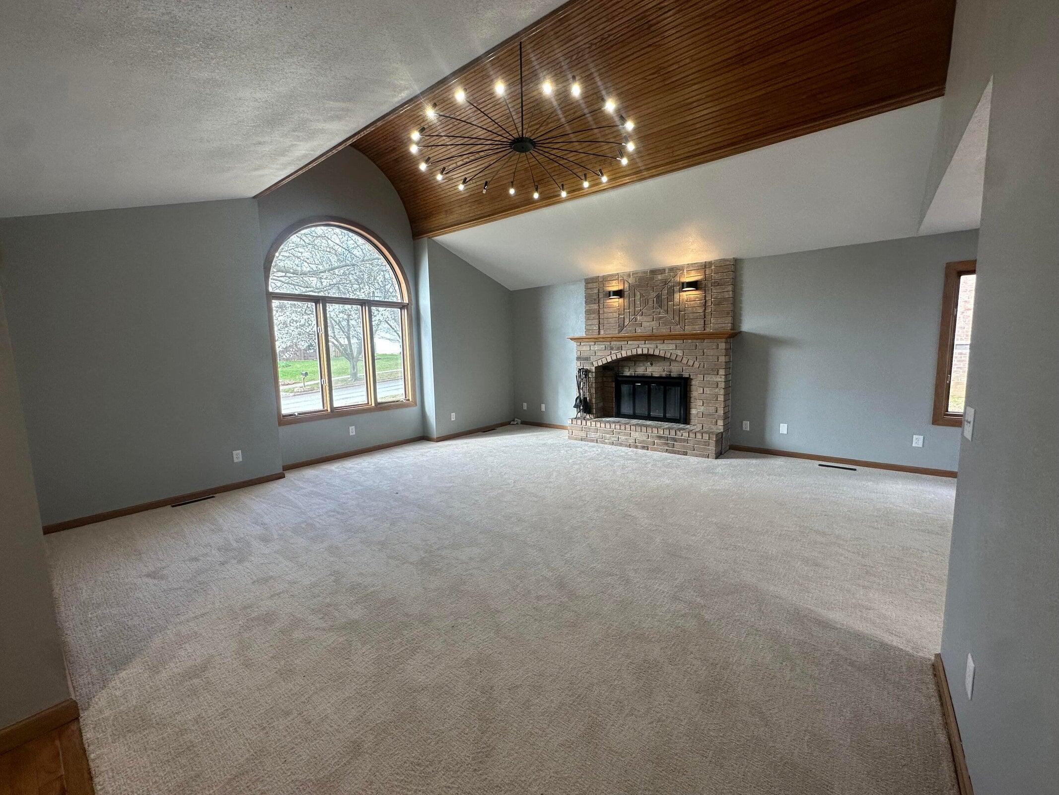 751 West Sherwood Drive Property Photo 10