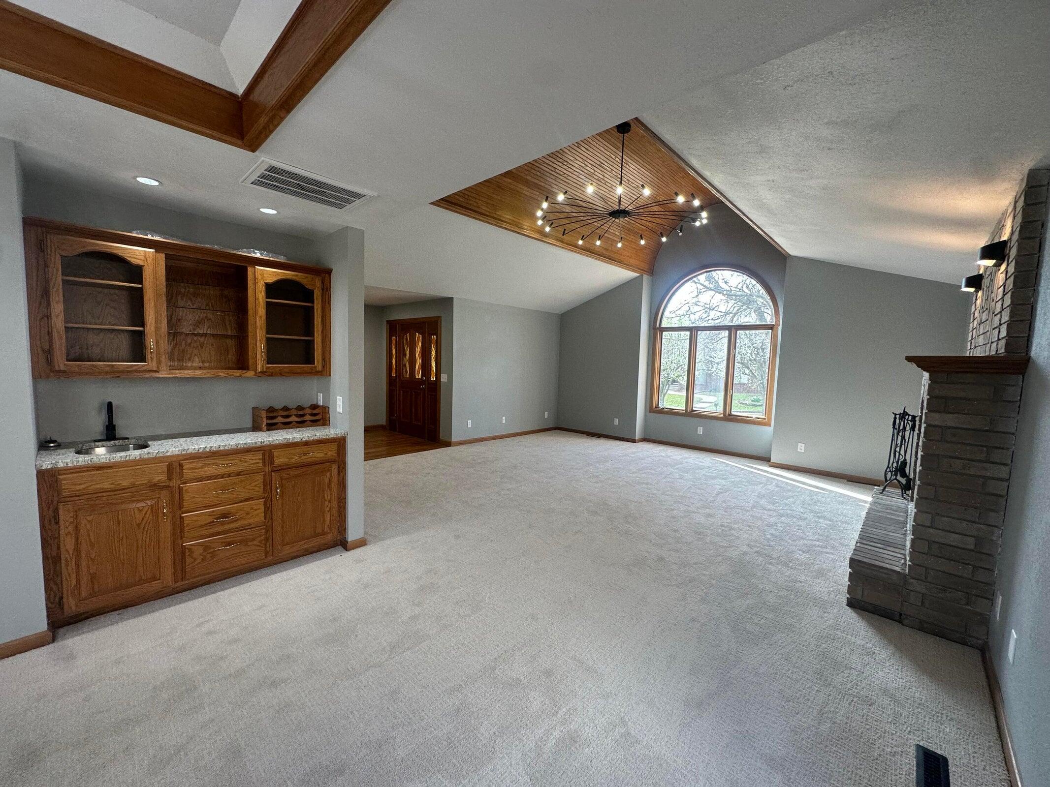 751 West Sherwood Drive Property Photo 13