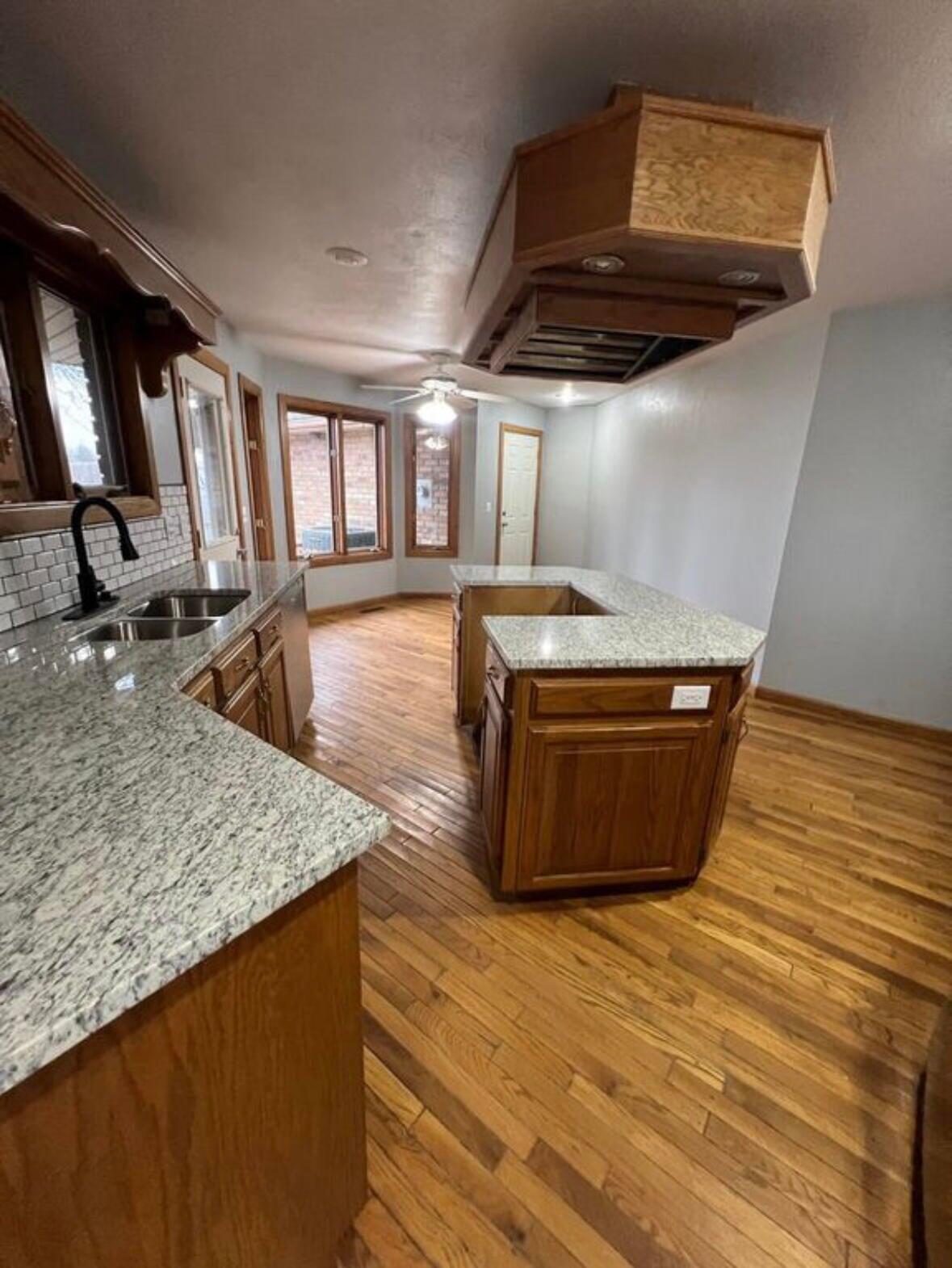 751 West Sherwood Drive Property Photo 16