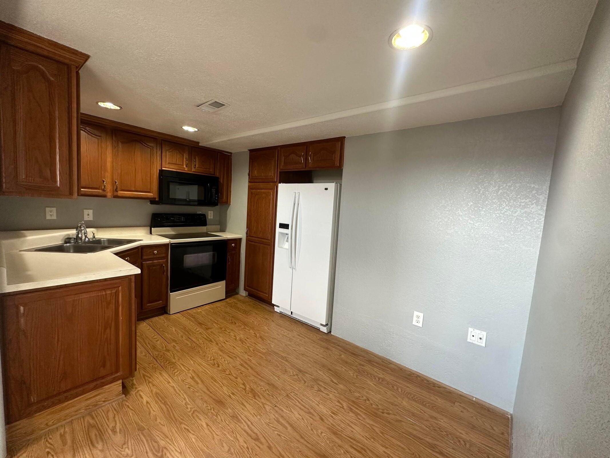 751 West Sherwood Drive Property Photo 44