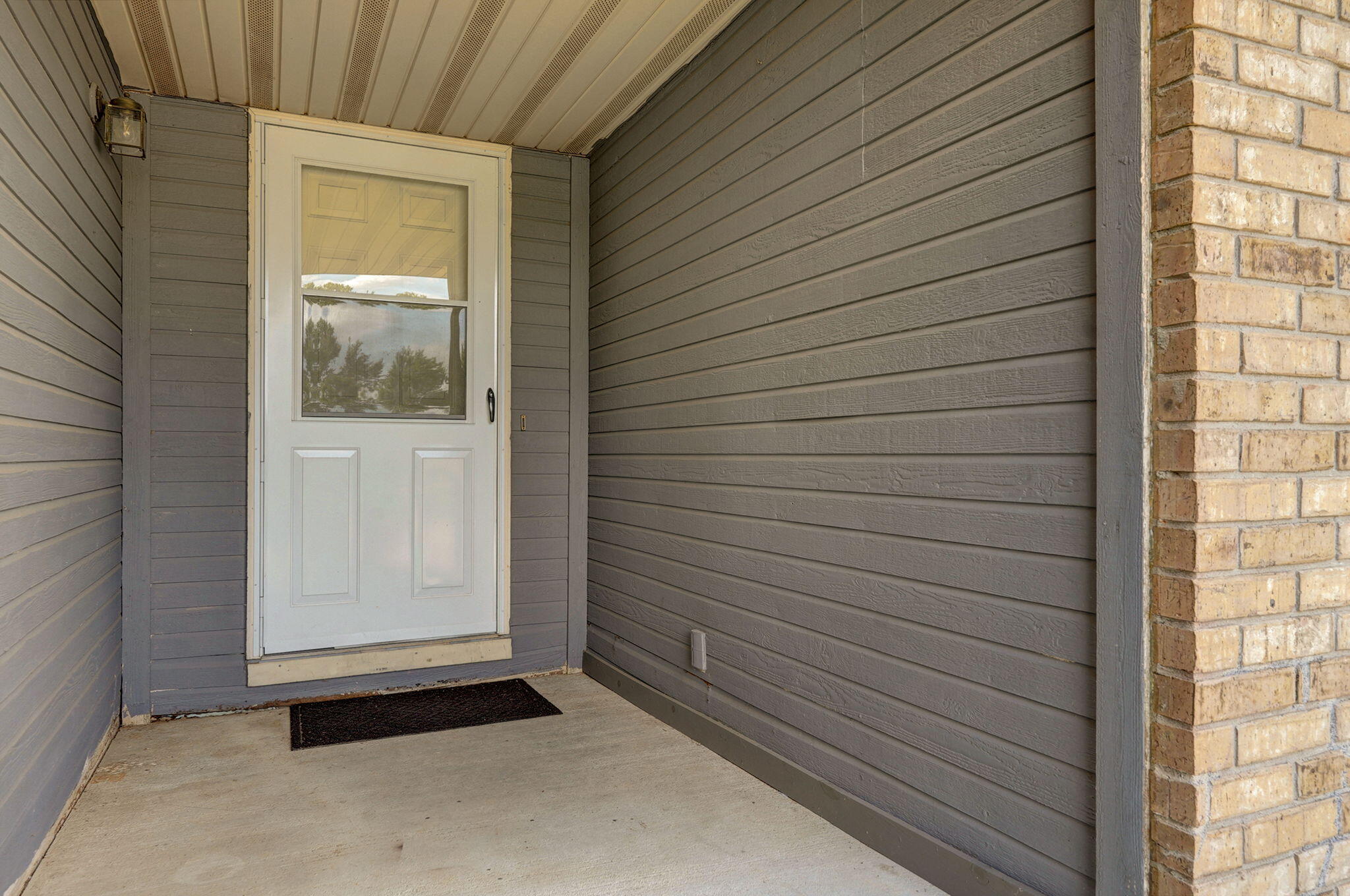 2455 West Roxbury Street Property Photo 4