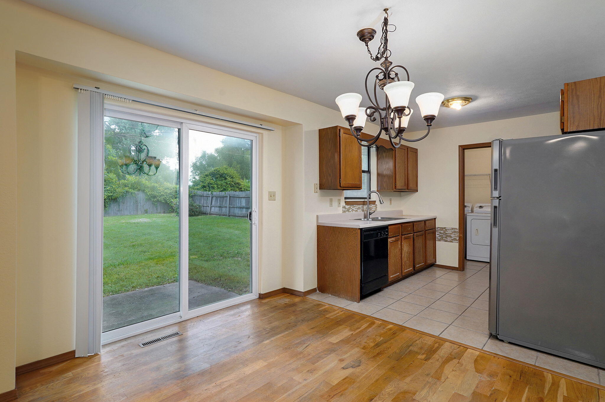 2455 West Roxbury Street Property Photo 8