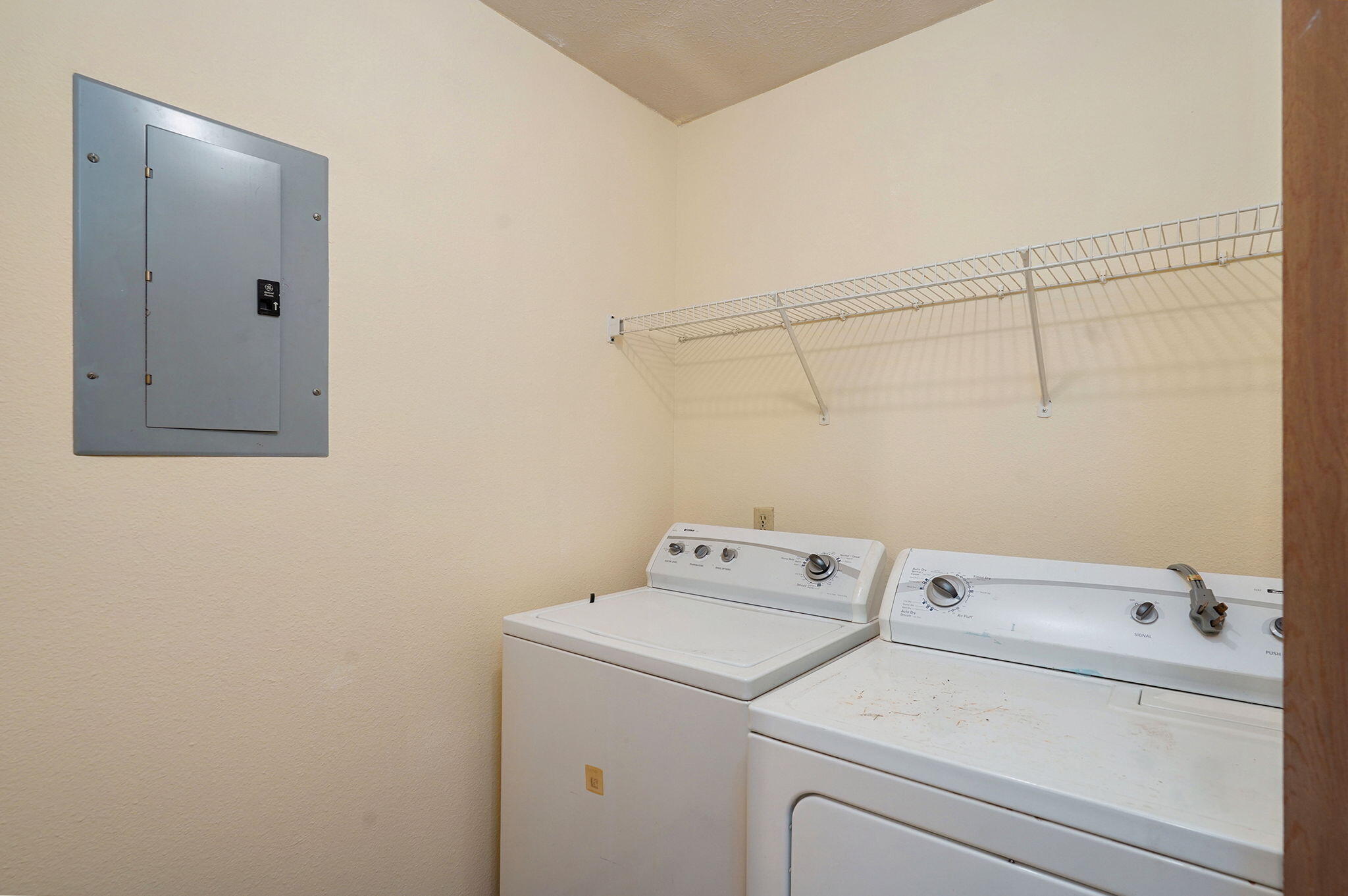 2455 West Roxbury Street Property Photo 13