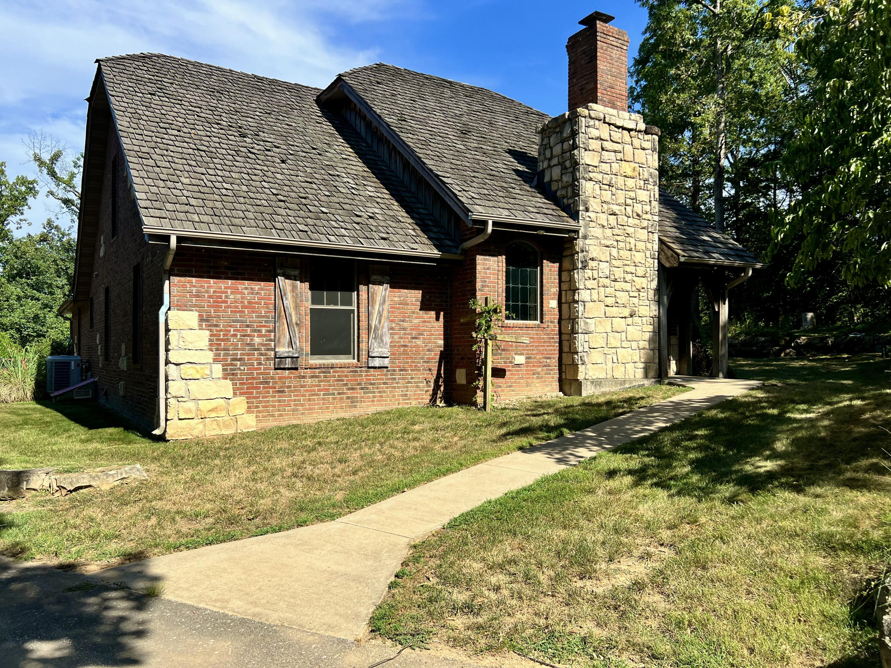 646 Rosewood Drive Property Photo 1