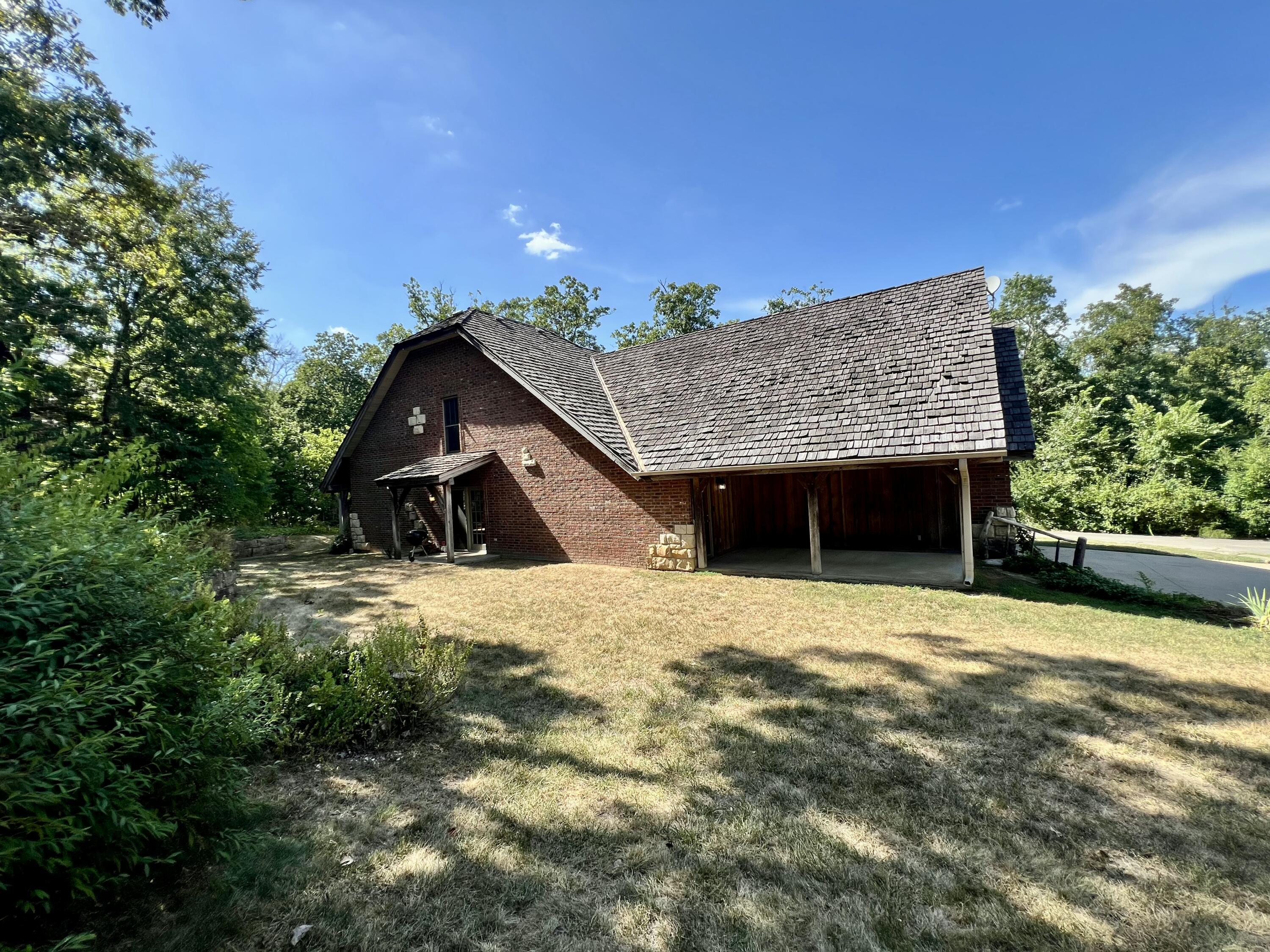 646 Rosewood Drive Property Photo 4