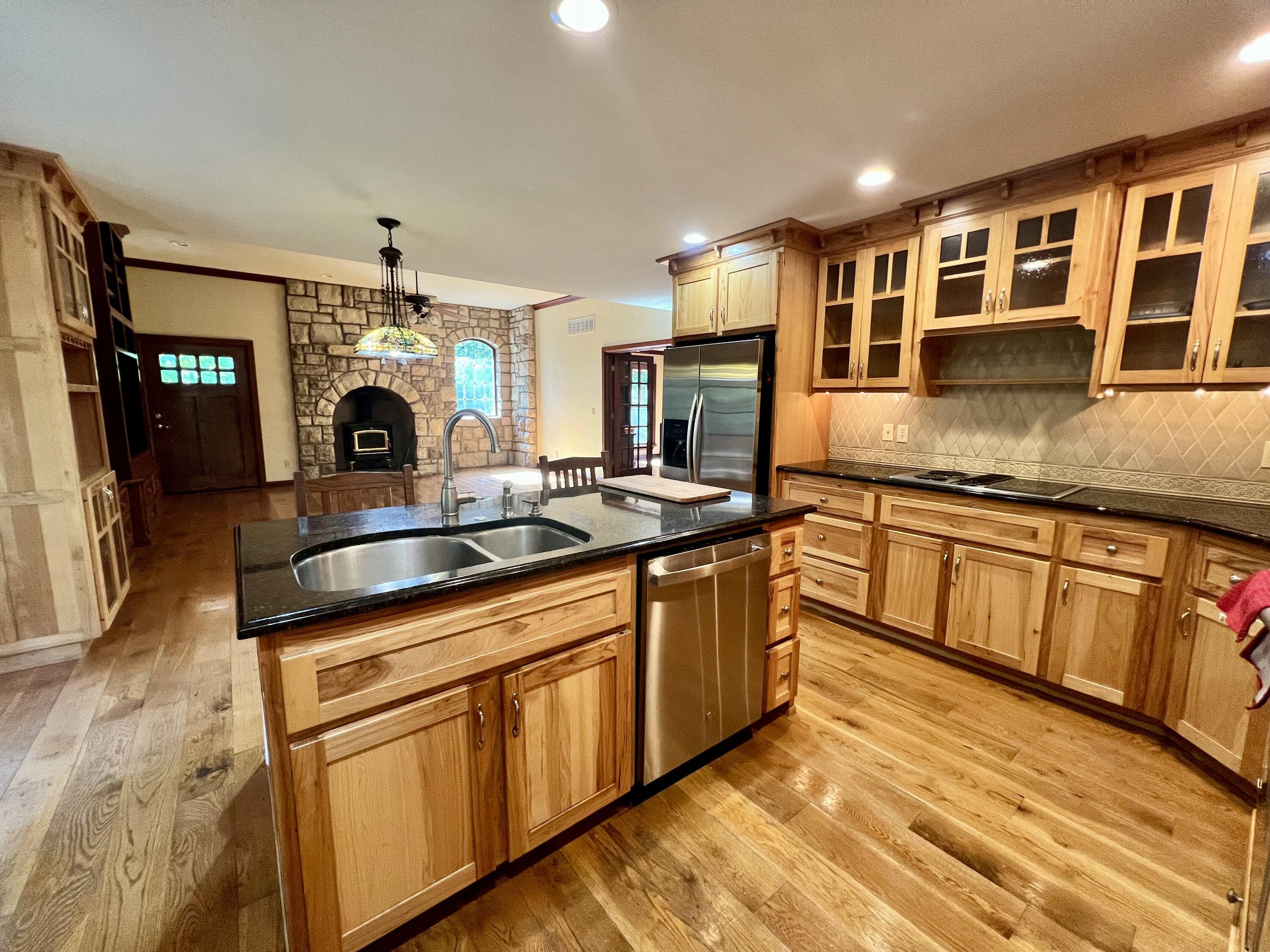 646 Rosewood Drive Property Photo 14