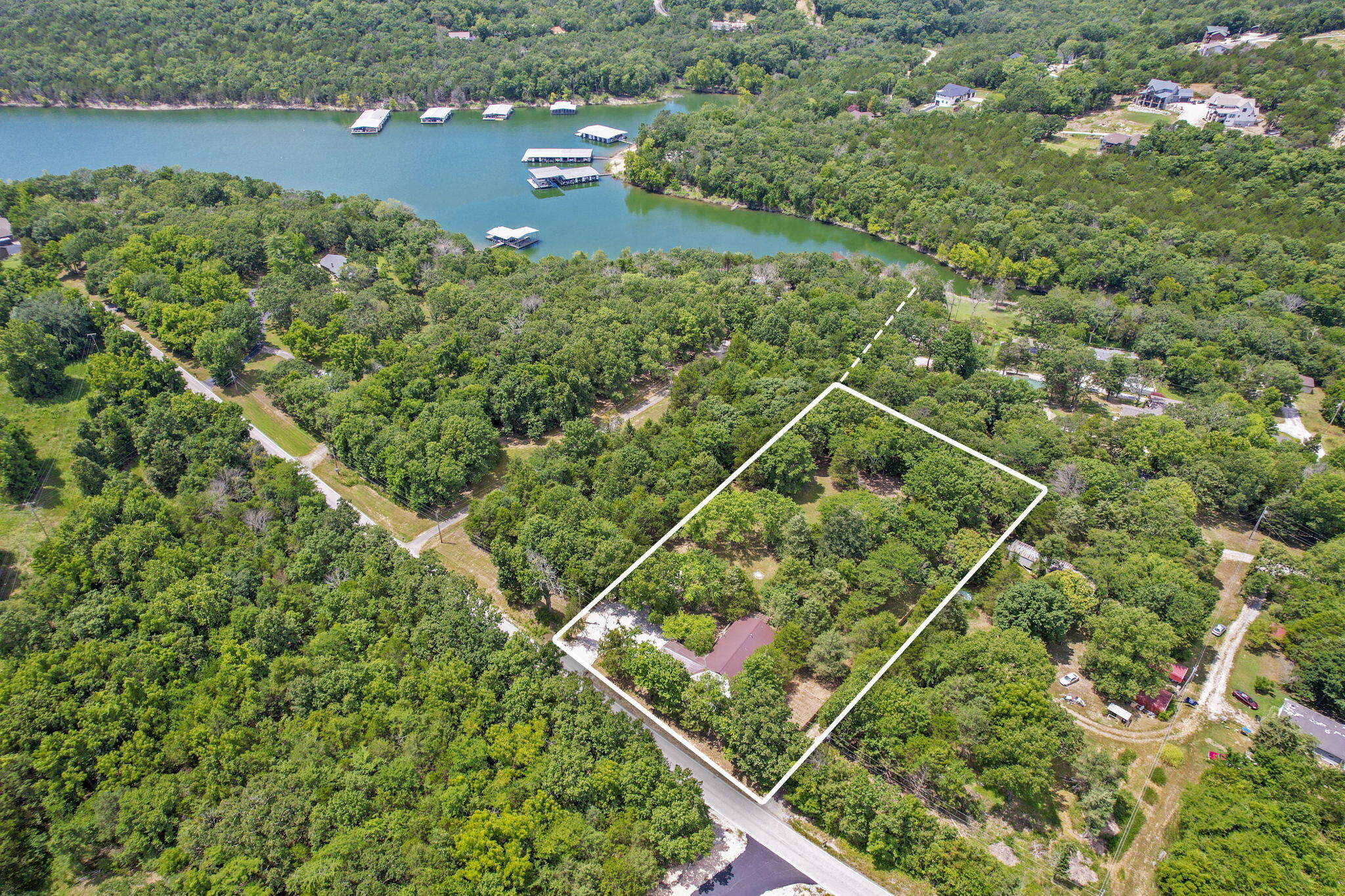 1101 Lake Bluff Drive Property Photo 5