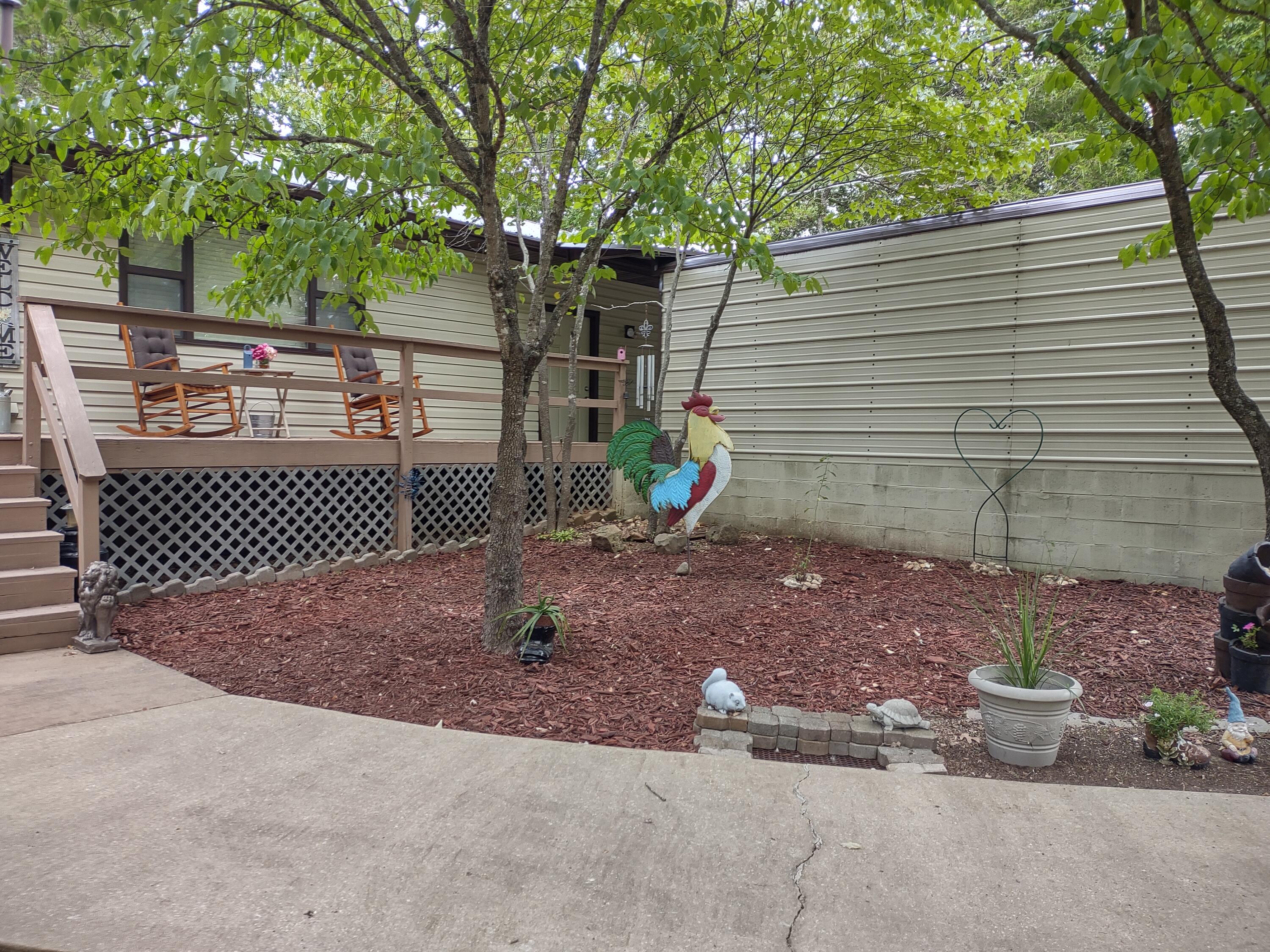 1101 Lake Bluff Drive Property Photo 8