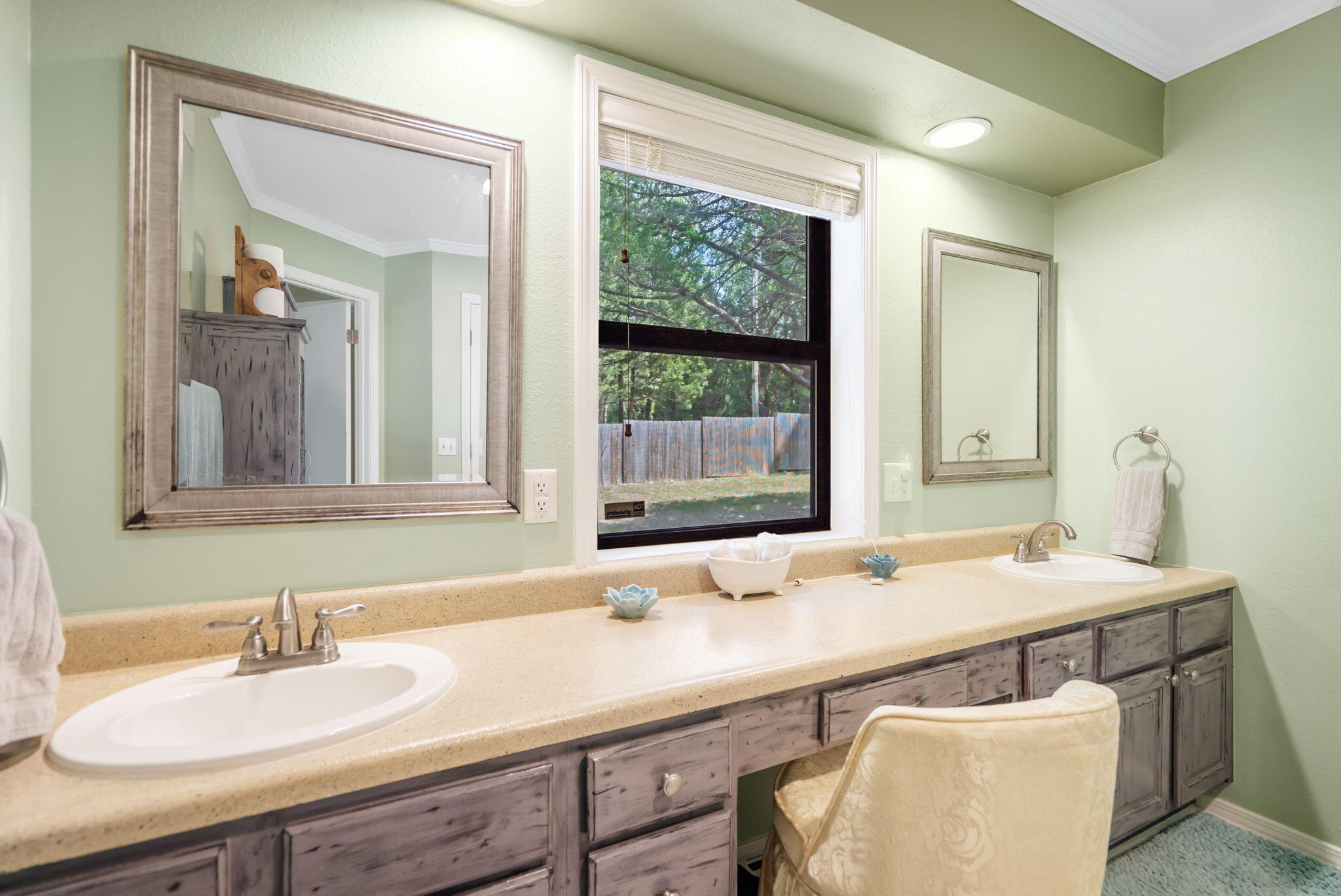 1101 Lake Bluff Drive Property Photo 20