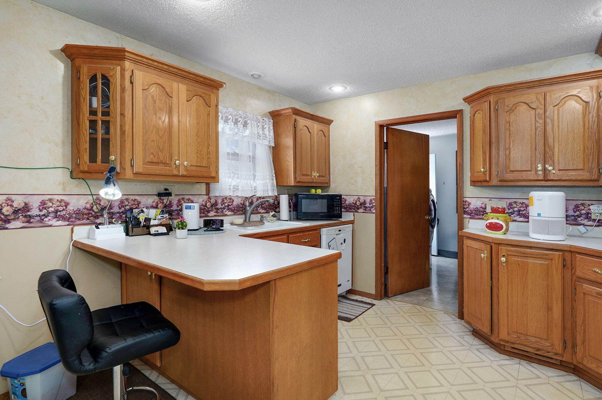 206 East Dennis Street Property Photo 7