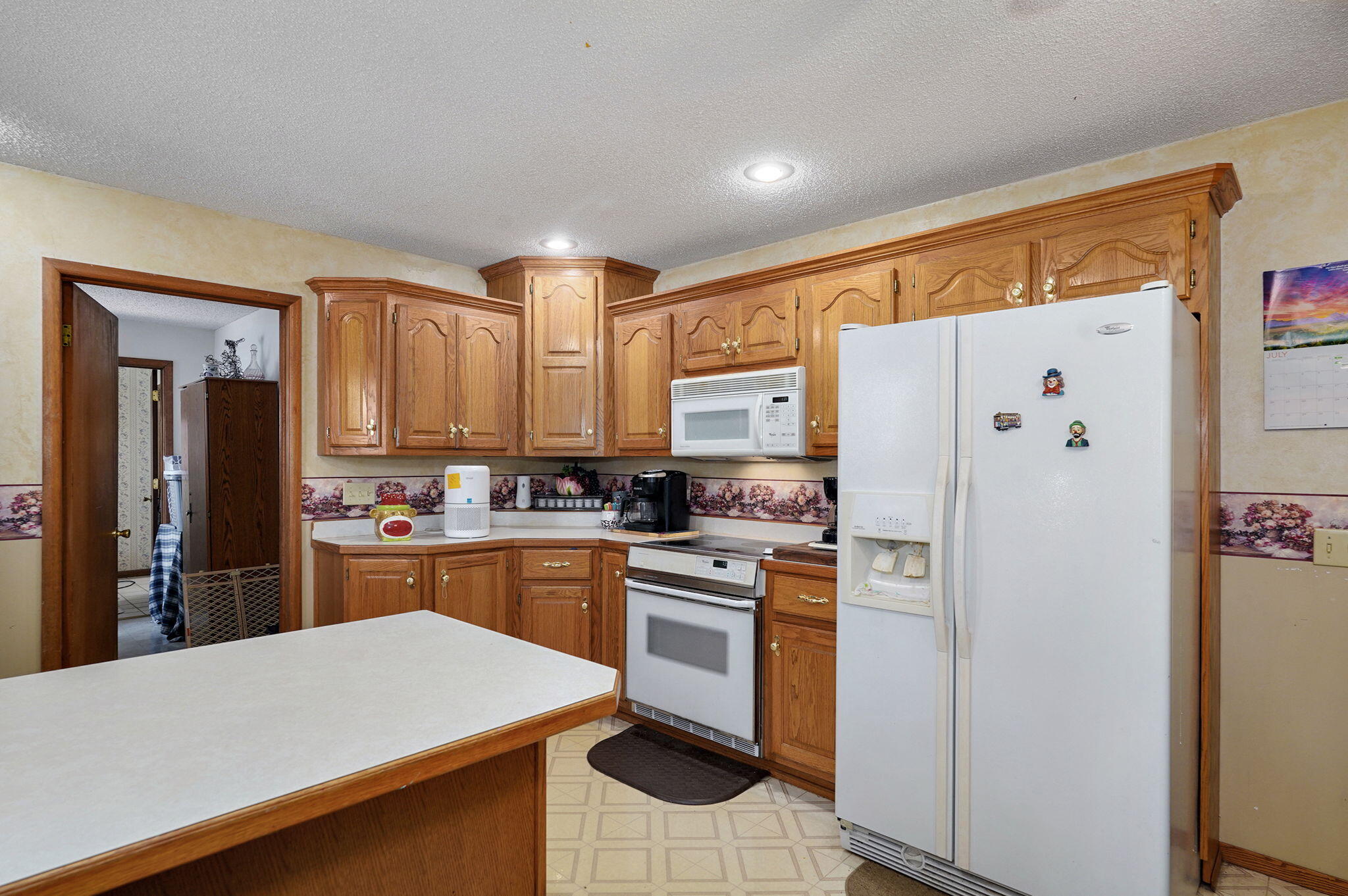 206 East Dennis Street Property Photo 8