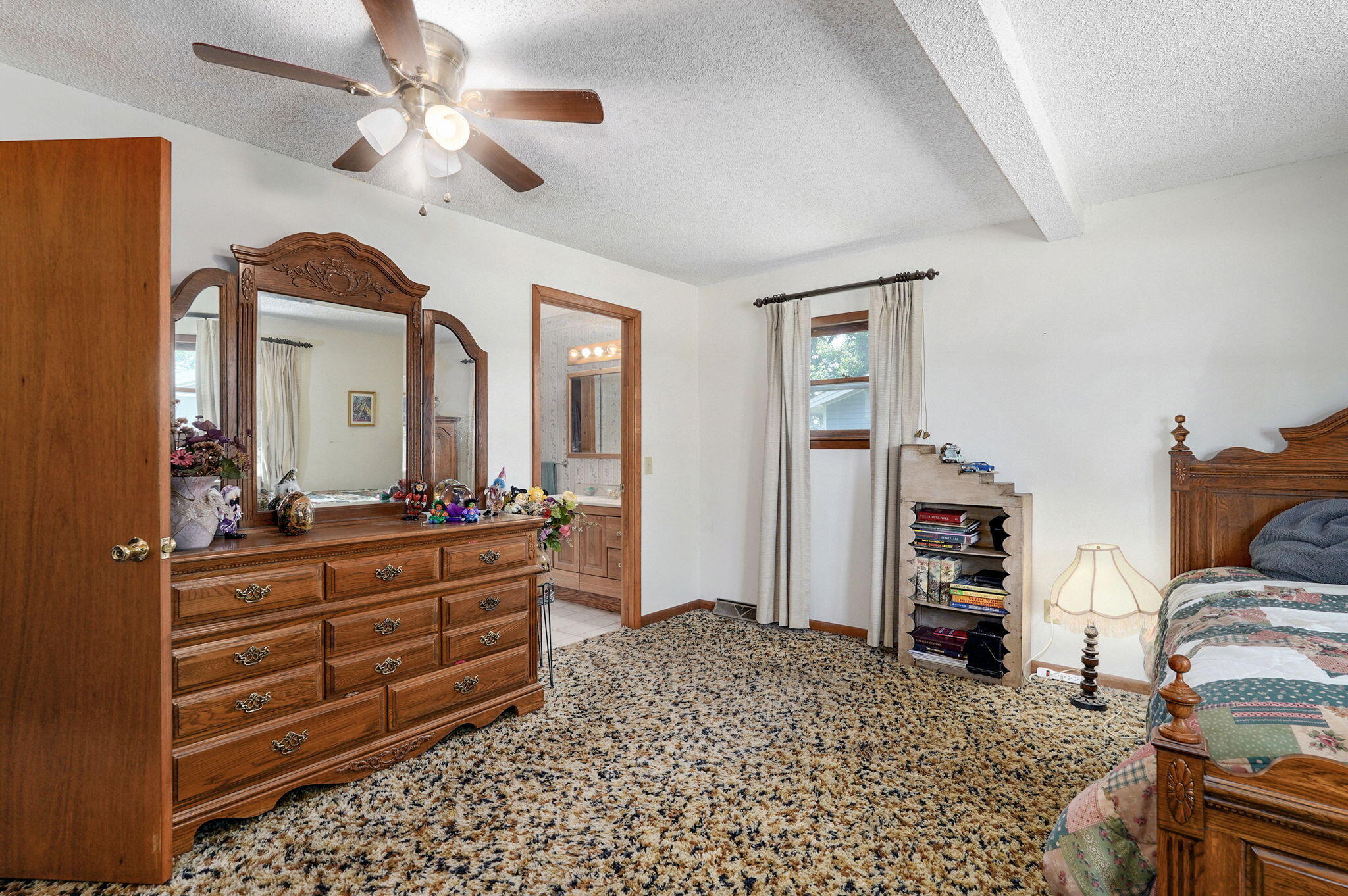 206 East Dennis Street Property Photo 16