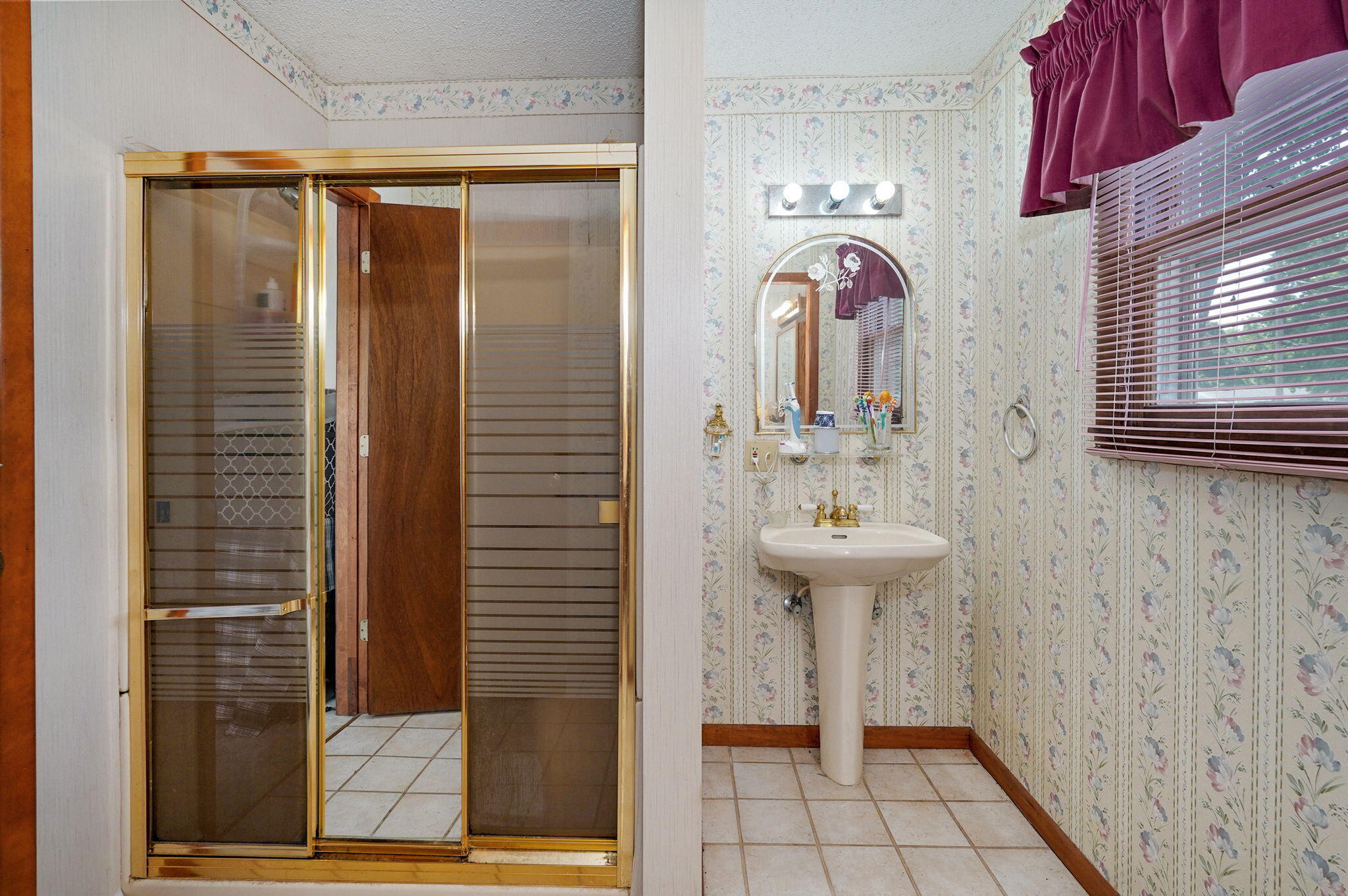 206 East Dennis Street Property Photo 17