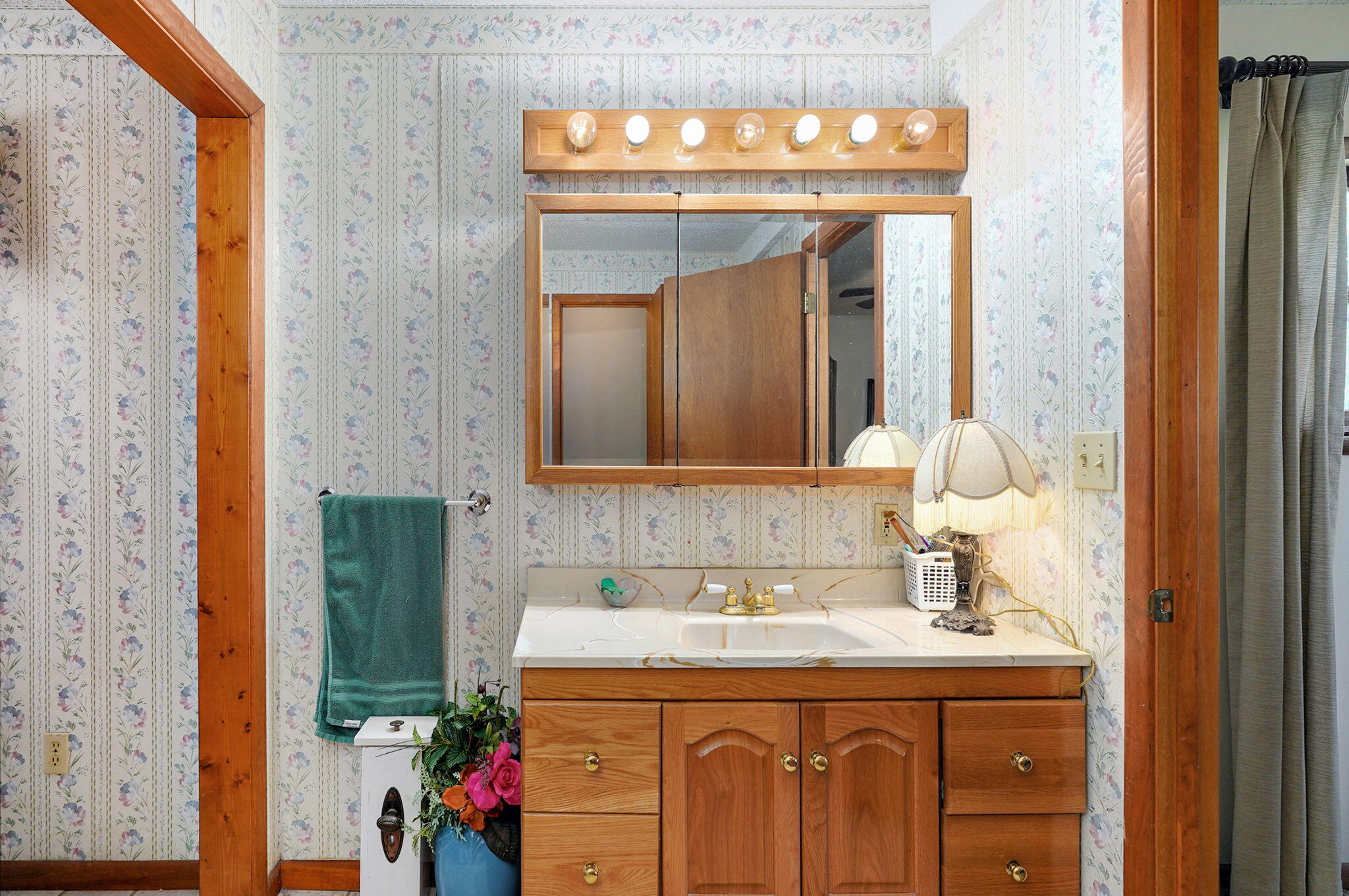 206 East Dennis Street Property Photo 18