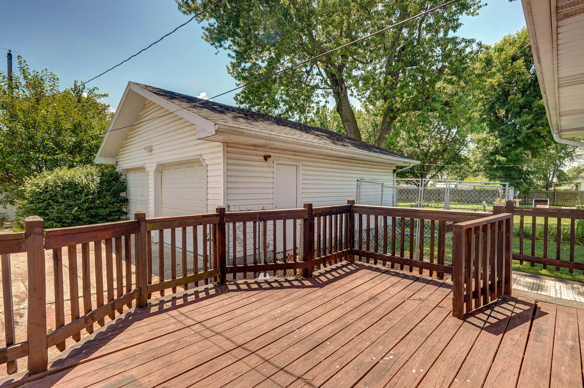 206 East Dennis Street Property Photo 27