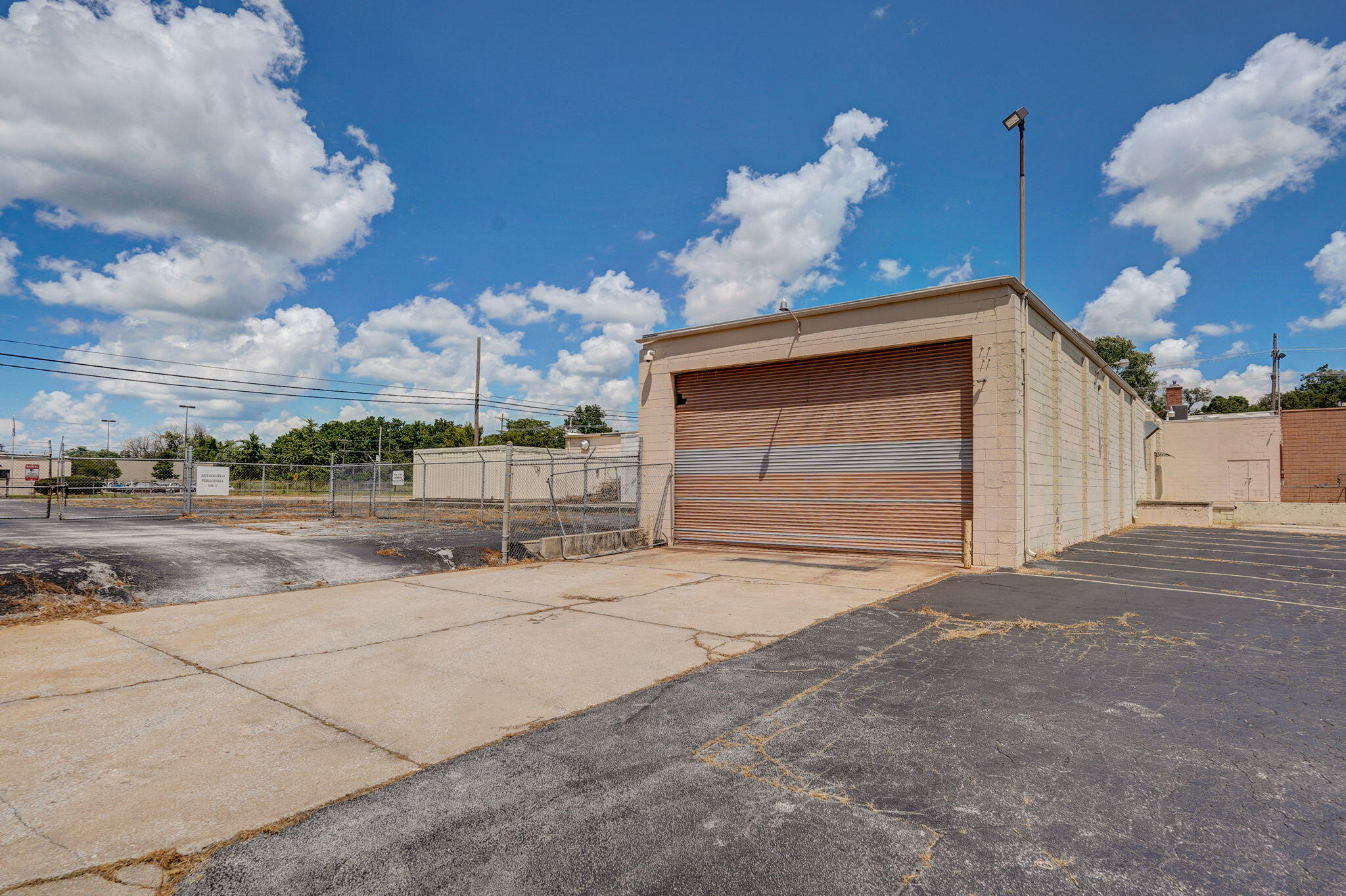 1301 West Webster Street Property Photo 6
