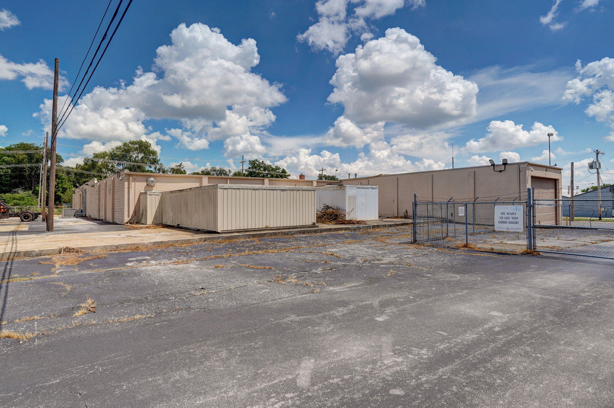 1301 West Webster Street Property Photo 8
