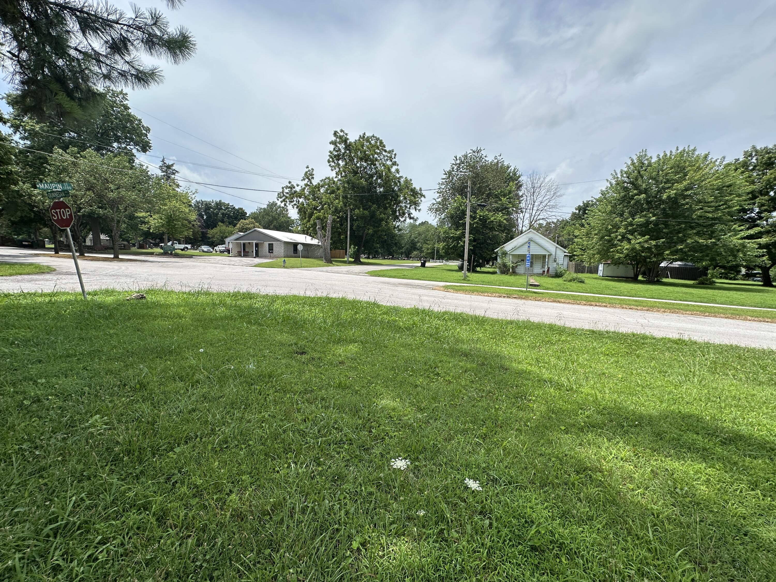 226 South Dunnegan Avenue Property Photo 17