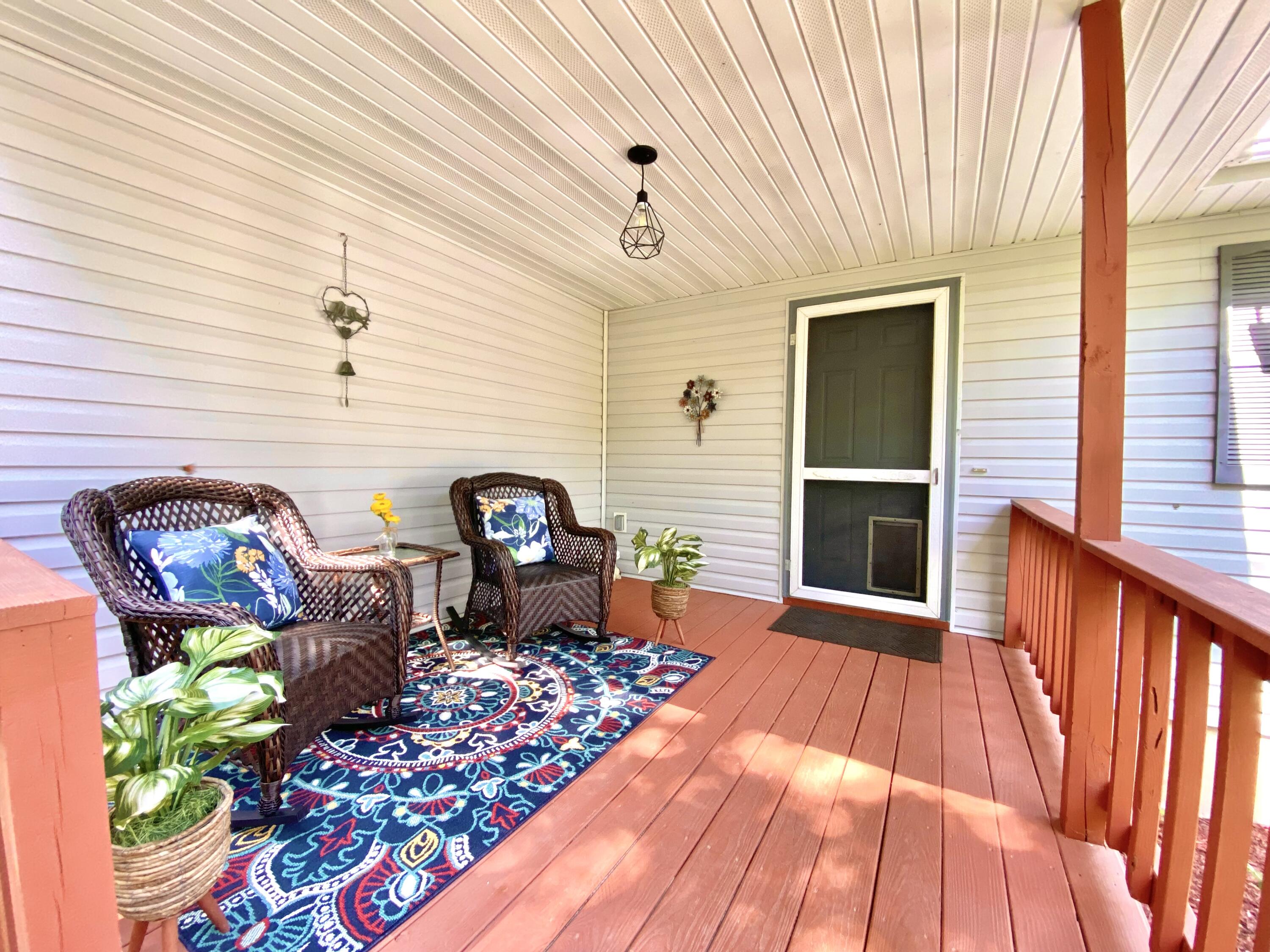 4815 Kingswood Lane Property Photo 3
