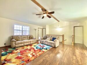 4815 Kingswood Lane Property Photo 6