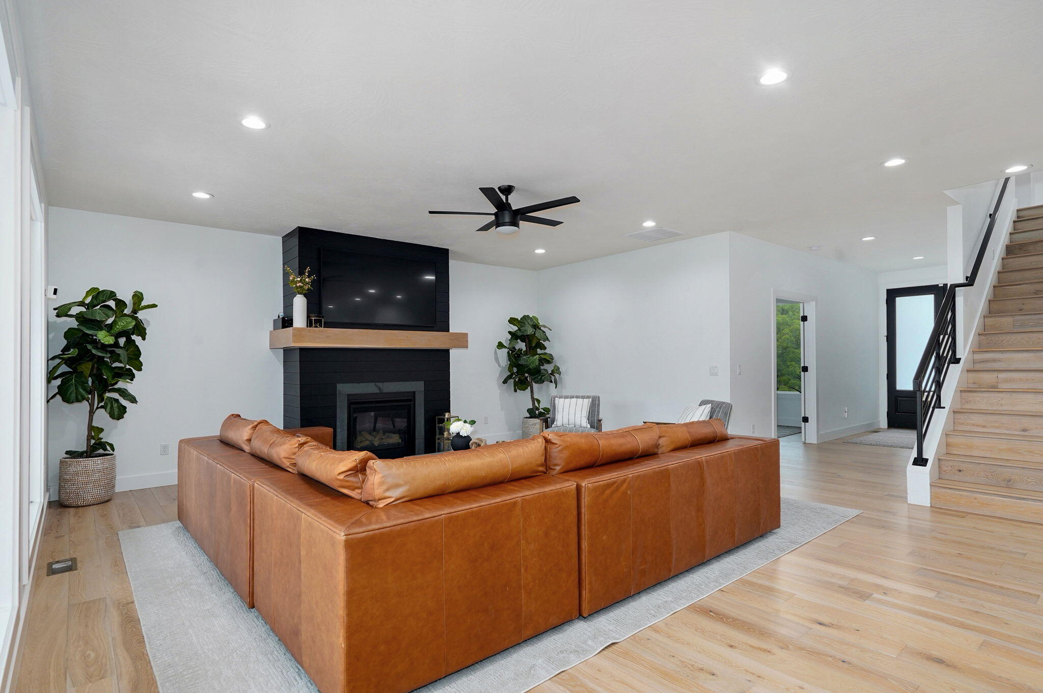 6116 South Hampton Avenue Property Photo 10